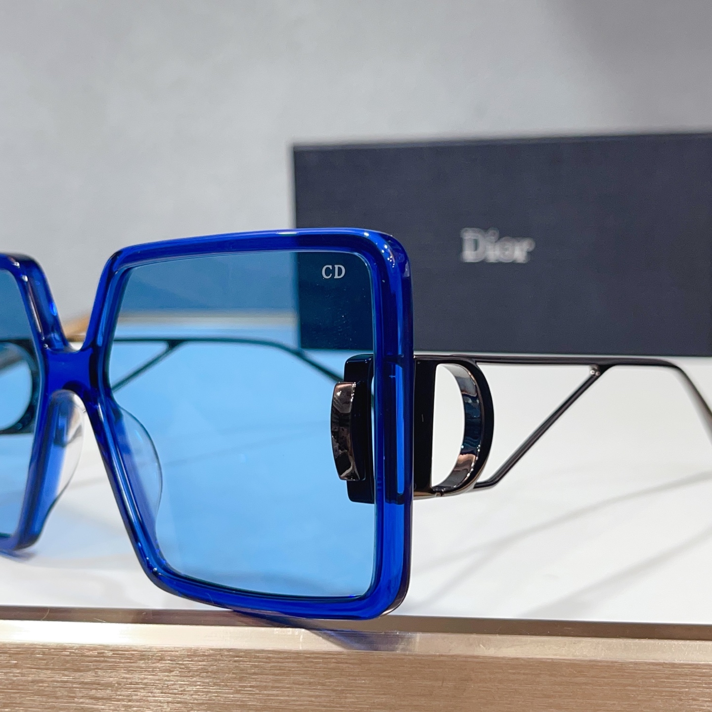 Kính dior_thumbnail_3