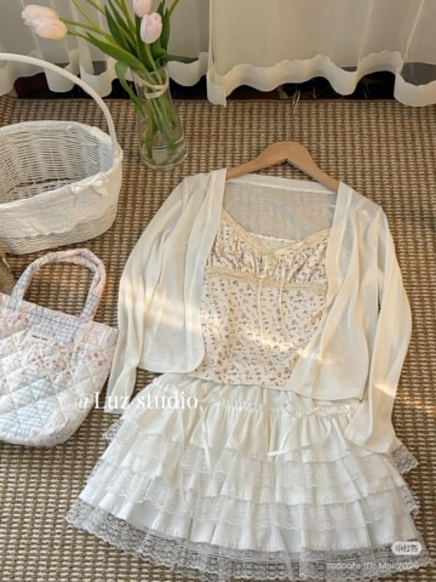 Lucas - Set áo thun 2 dây viền ren đính nơ hoa nhí + áo cardigan trơn basic