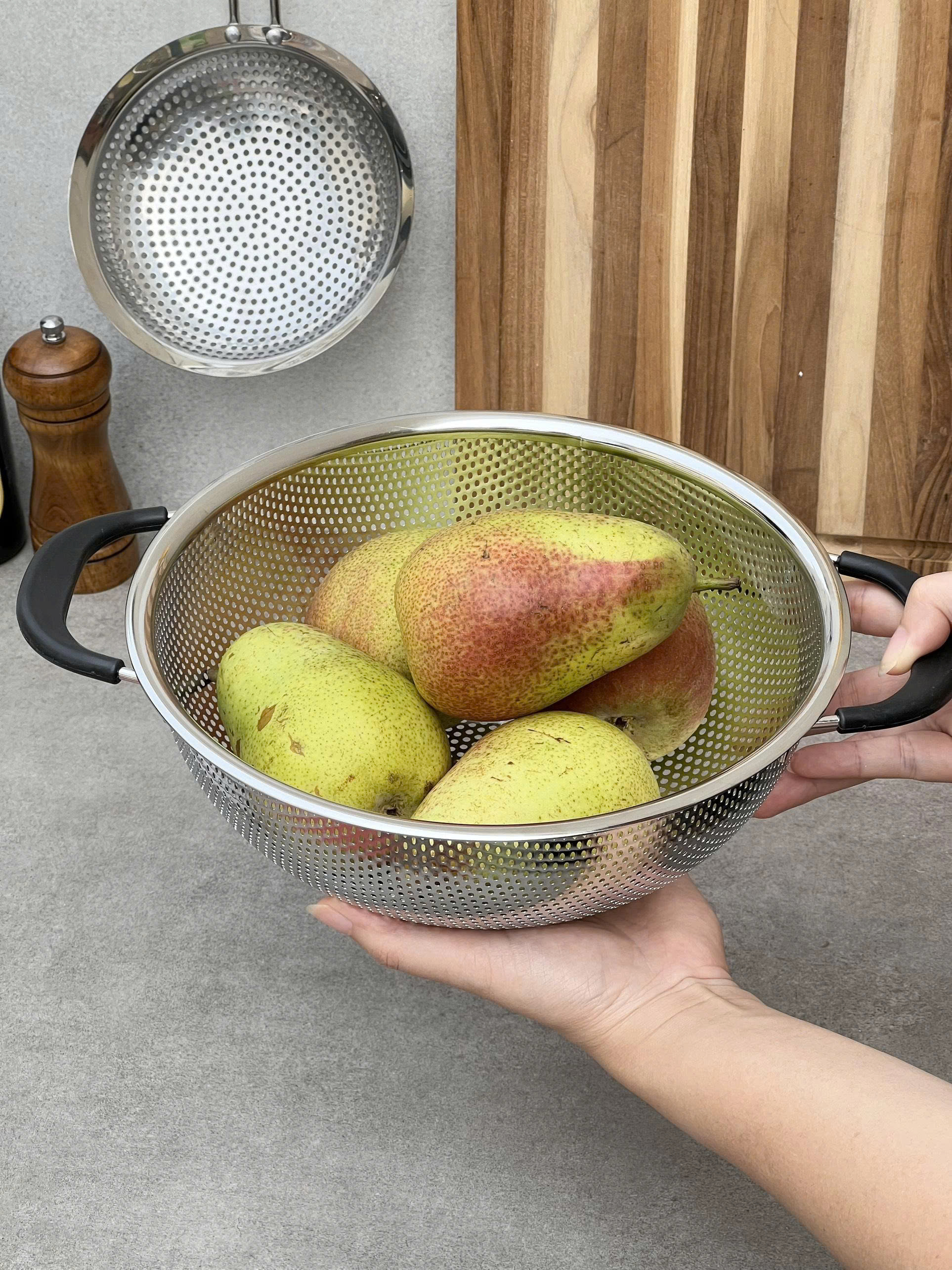 RỔ INOX LIỀN KHỐI 2 TAY CẦM CÓ CHÂN KAIYO_thumbnail_5