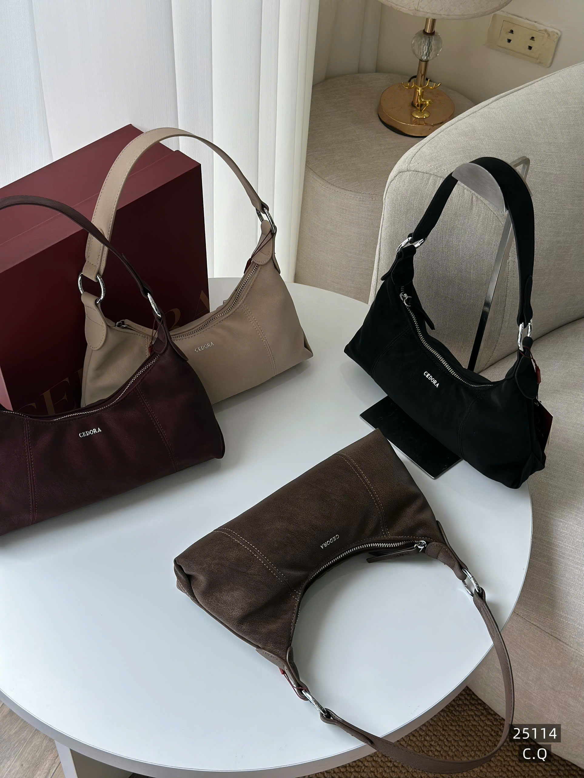 Túi CEDORA kẹp nách size29 25114