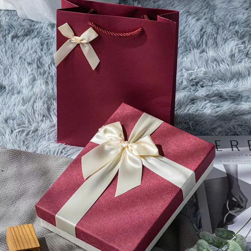 Hộp Quà Tặng Size 35x25x9 Cunbag Gắn Nơ Màu Đỏ Sang Trọng Thiết Kế Tinh Tế Dịp Sinh Nhật HCUN002_thumbnail_4