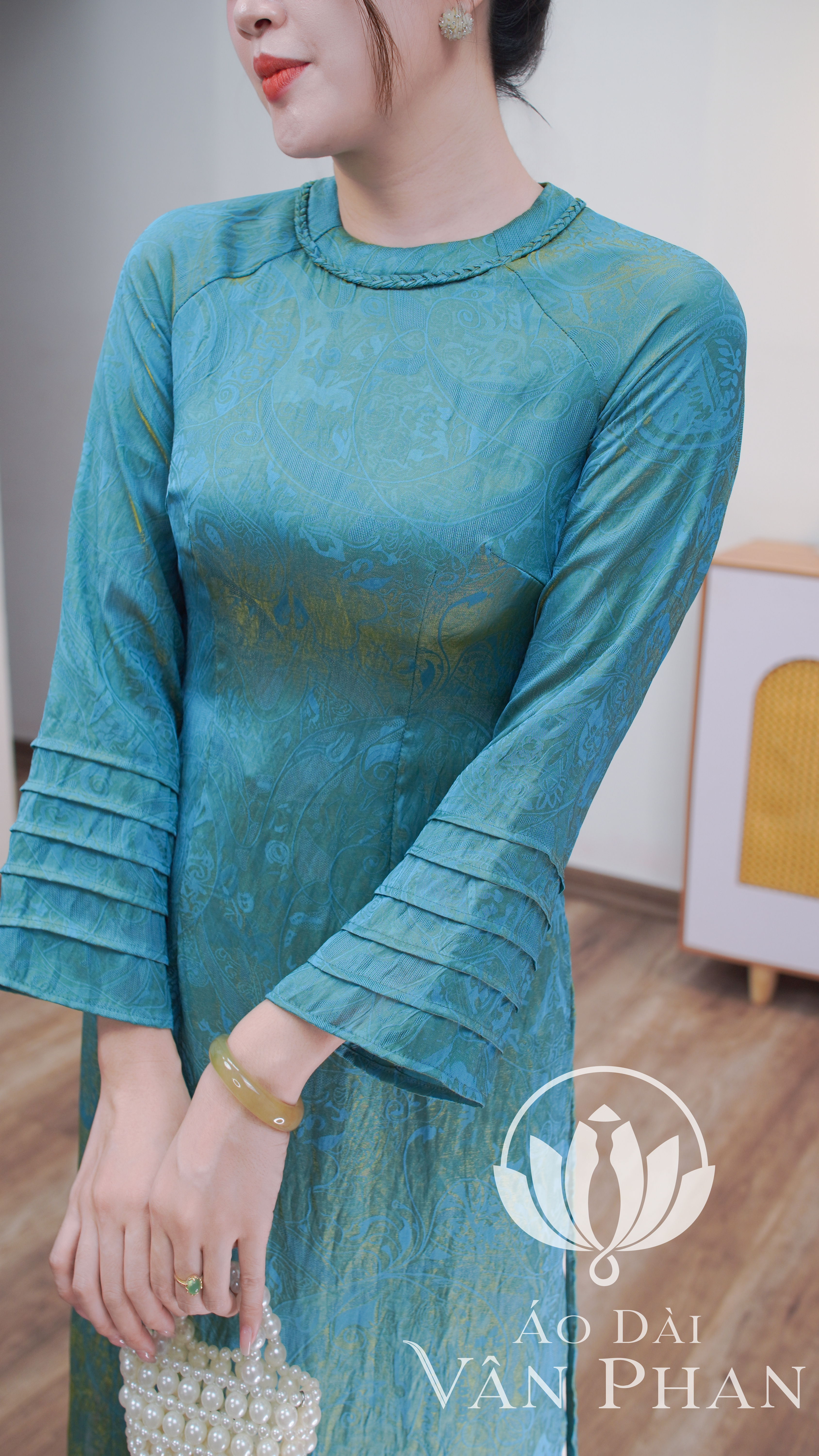 A3376 áo dài cổ khít tay loe xanh đá tencel