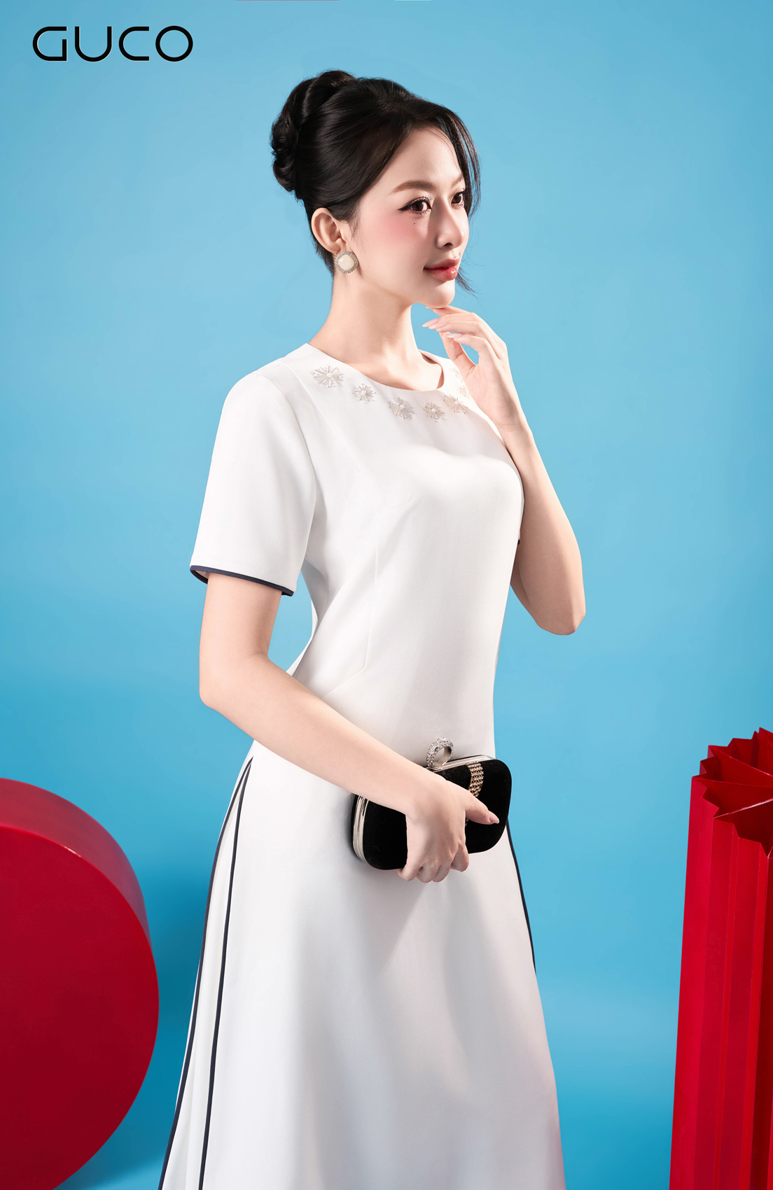 Đầm Suông Trắng Đính Đá_thumbnail_2