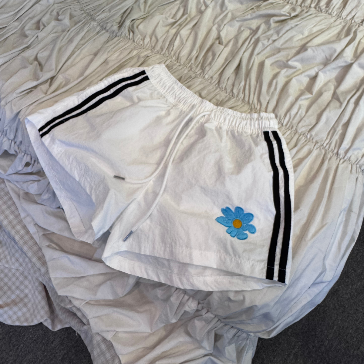 Quần Short Dù Nữ GUPO Lưng Thun Dây Rút Đứng Form Thoải Mái Thời Trang Local Brand - QSD02_thumbnail_4