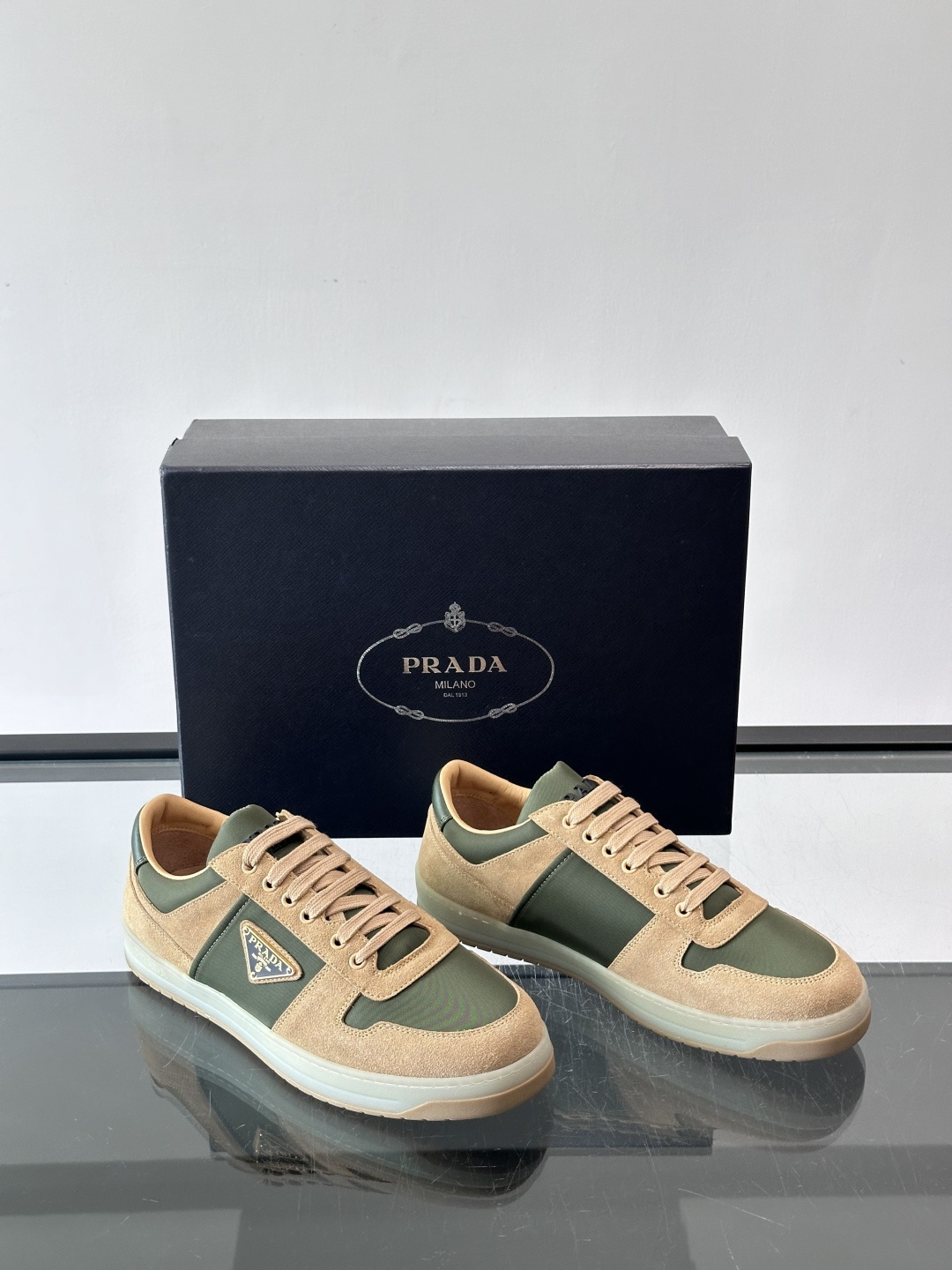 Giày Prada