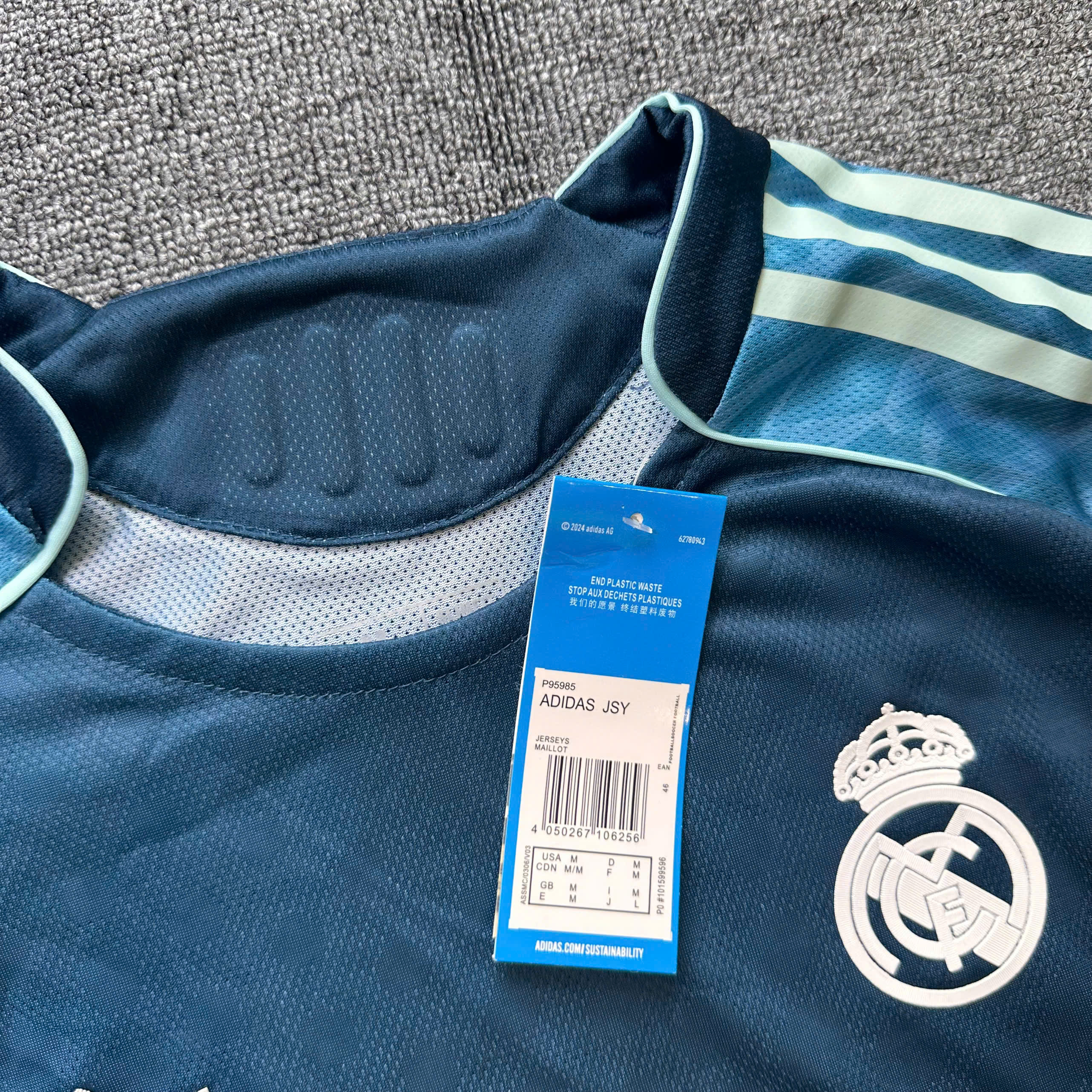 SALE 11 - Size: M_thumbnail_3