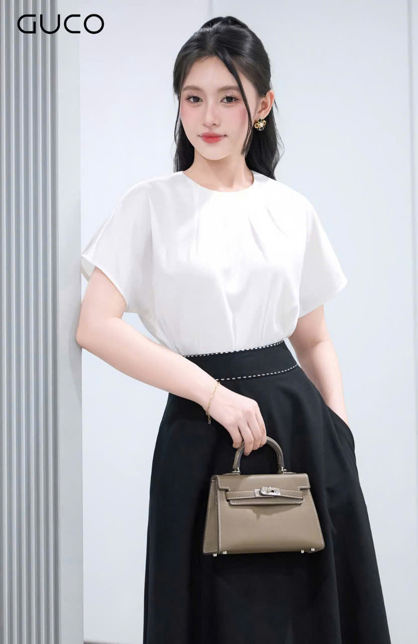 ÁO CỔ XẾP LY TAY DƠI - TRẮNG