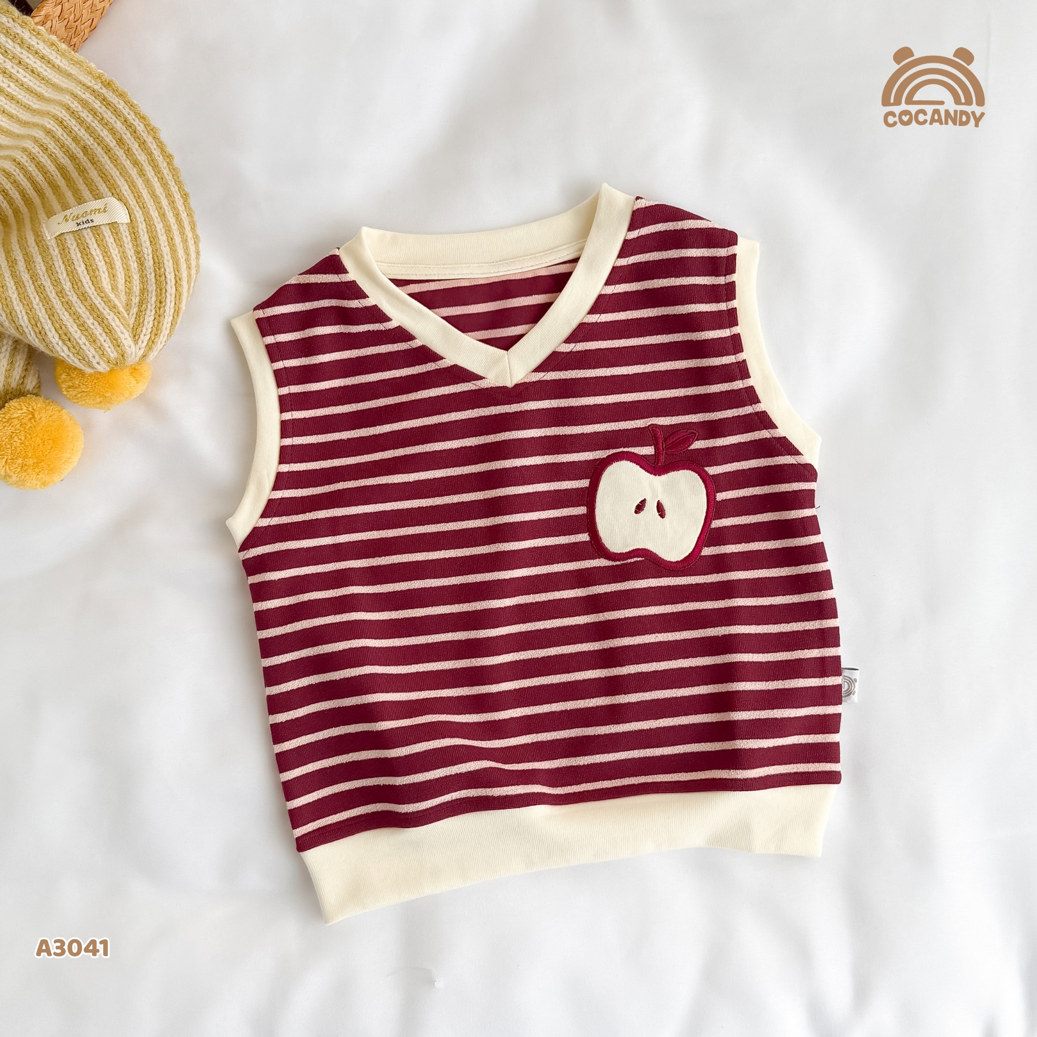 Áo gile kẻ ĐỎ BE hình táo_thumbnail_2