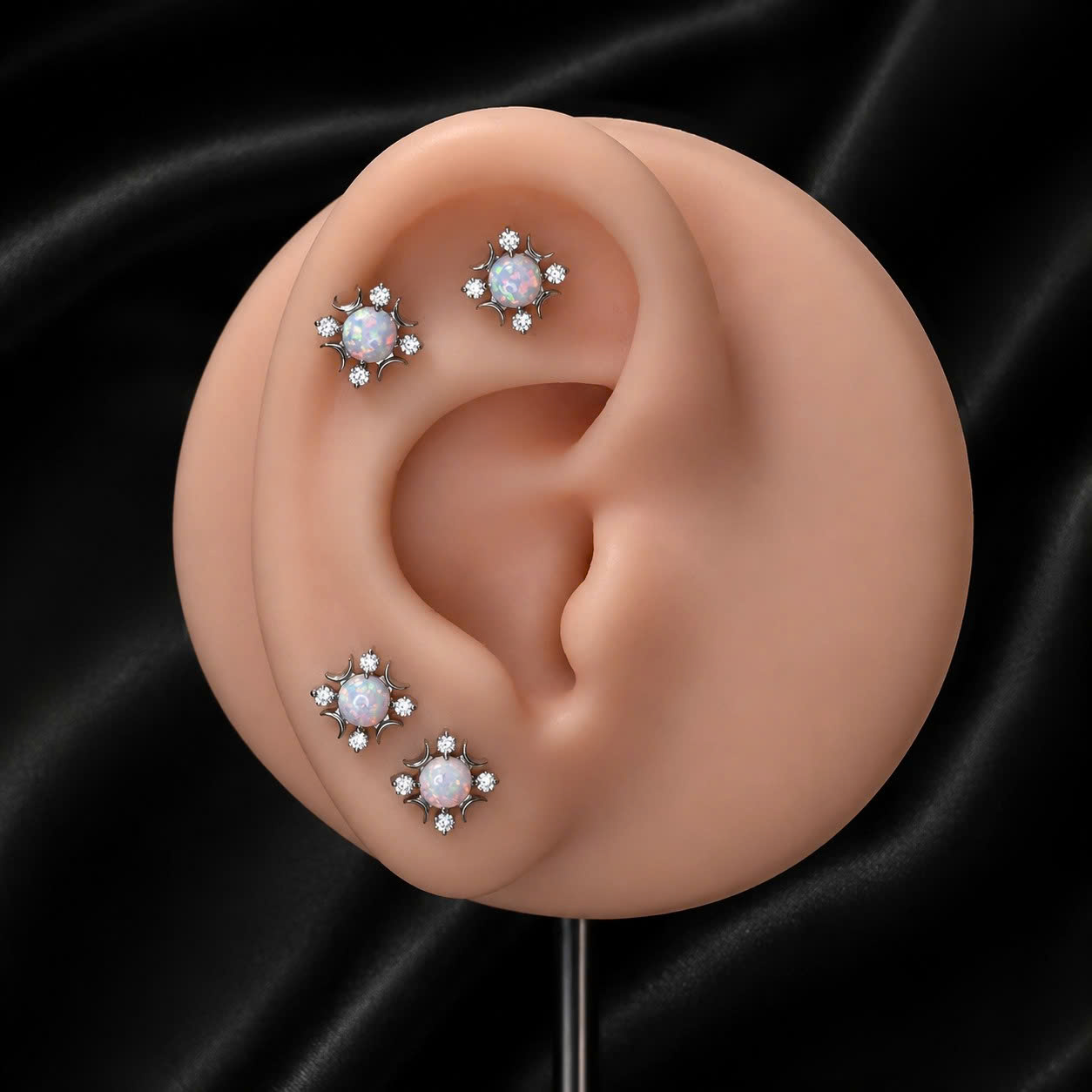 Khuyên kiểu titan opal tròn to 4 đá trắng._thumbnail_3