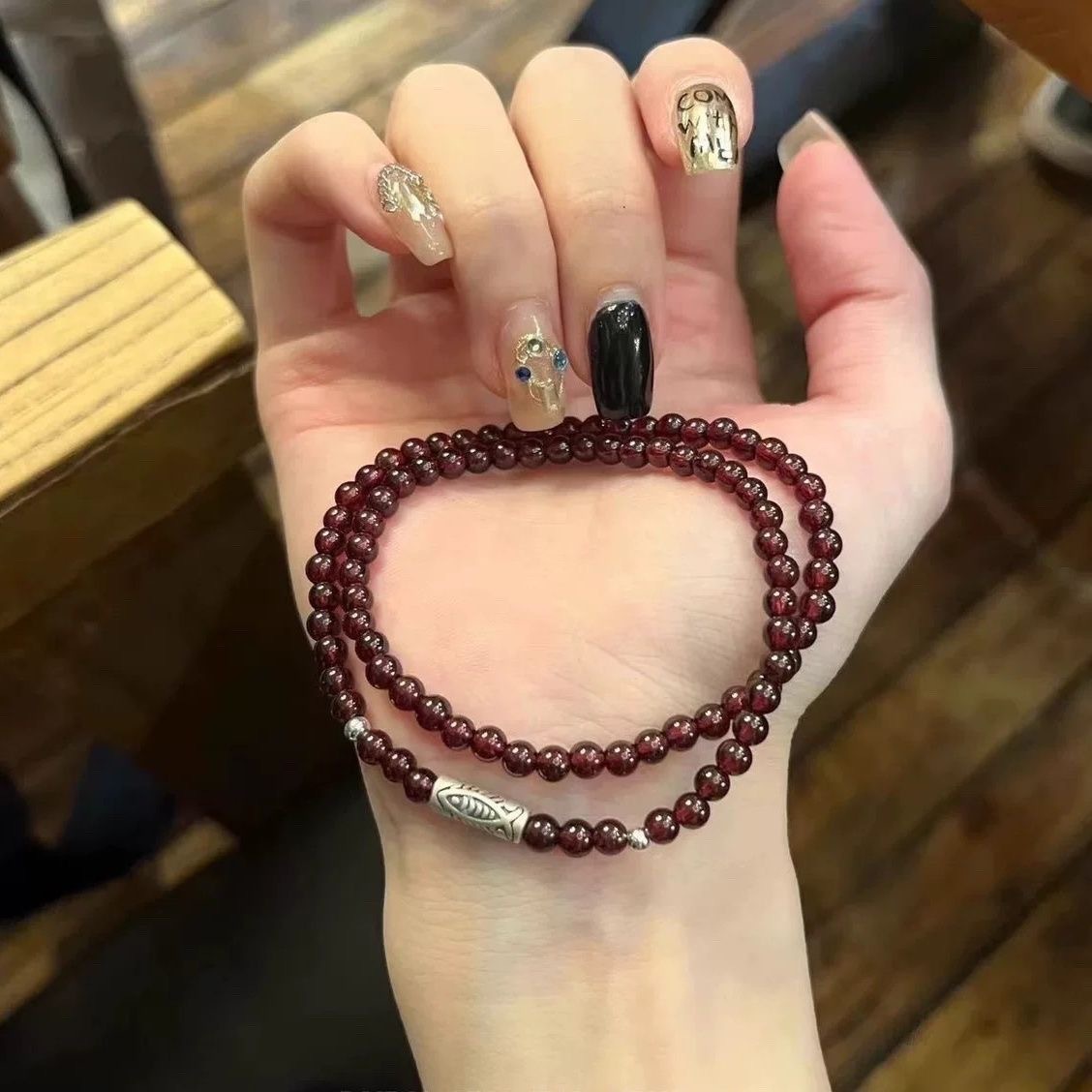 Vòng tay đá garnet nhiều vòng kiểu Trung Quốc mới dành cho nữ, thiết kế dành cho mùa hè, vòng tay cổ điển, trang sức đeo tay thời trang, quà tặng cho bạn gái, màu sắc: xếp chồng lên nhau để may mắn