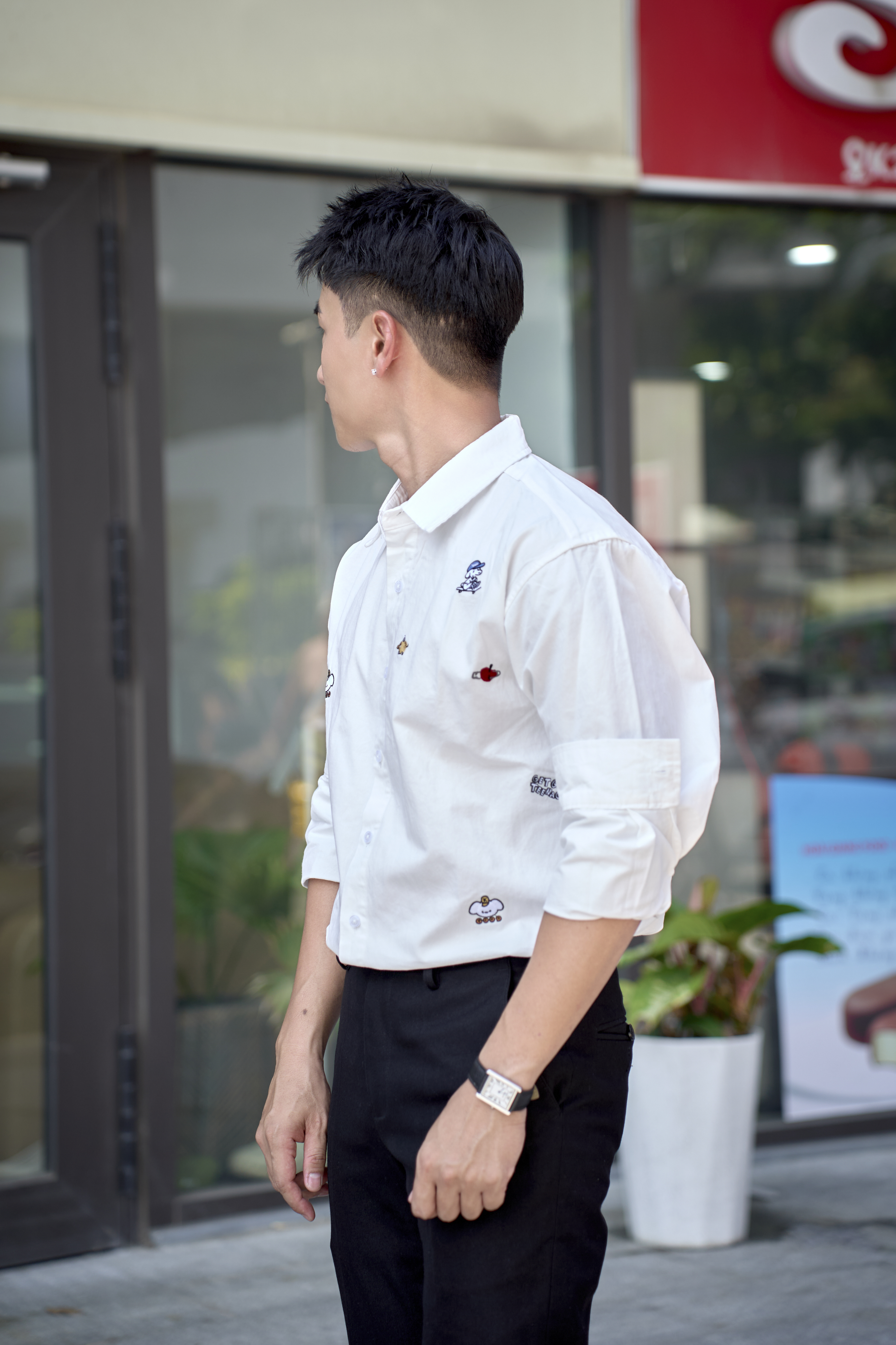 SA115 - Áo sơ mi nam dài tay thêu họa tiết hoạt hình phong cách Nhật Bản, dáng rộng, màu trắng xanh nhạt_thumbnail_2