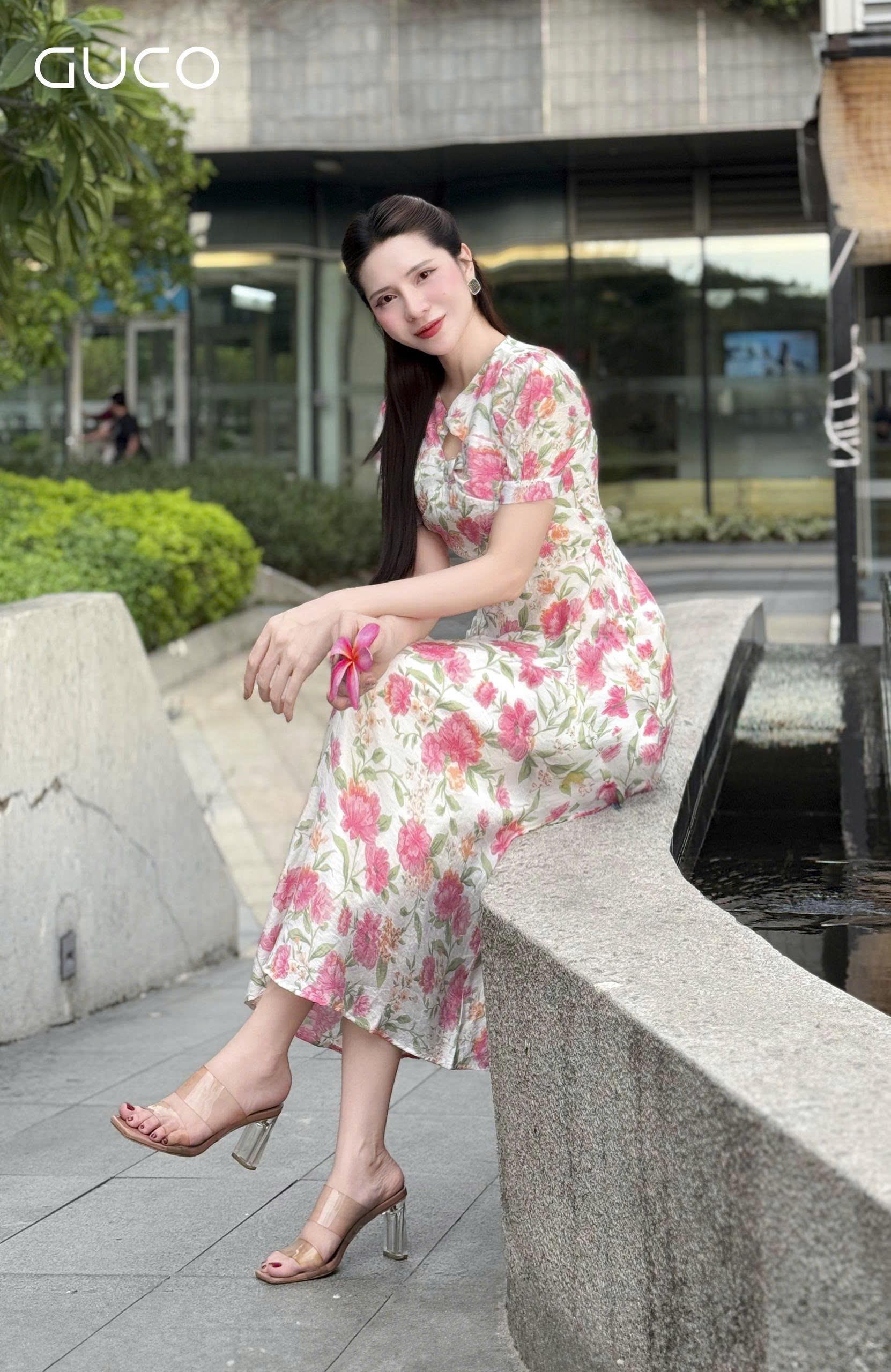 ĐẦM  XÒE HOA CỔ TIM - HOA HỒNG