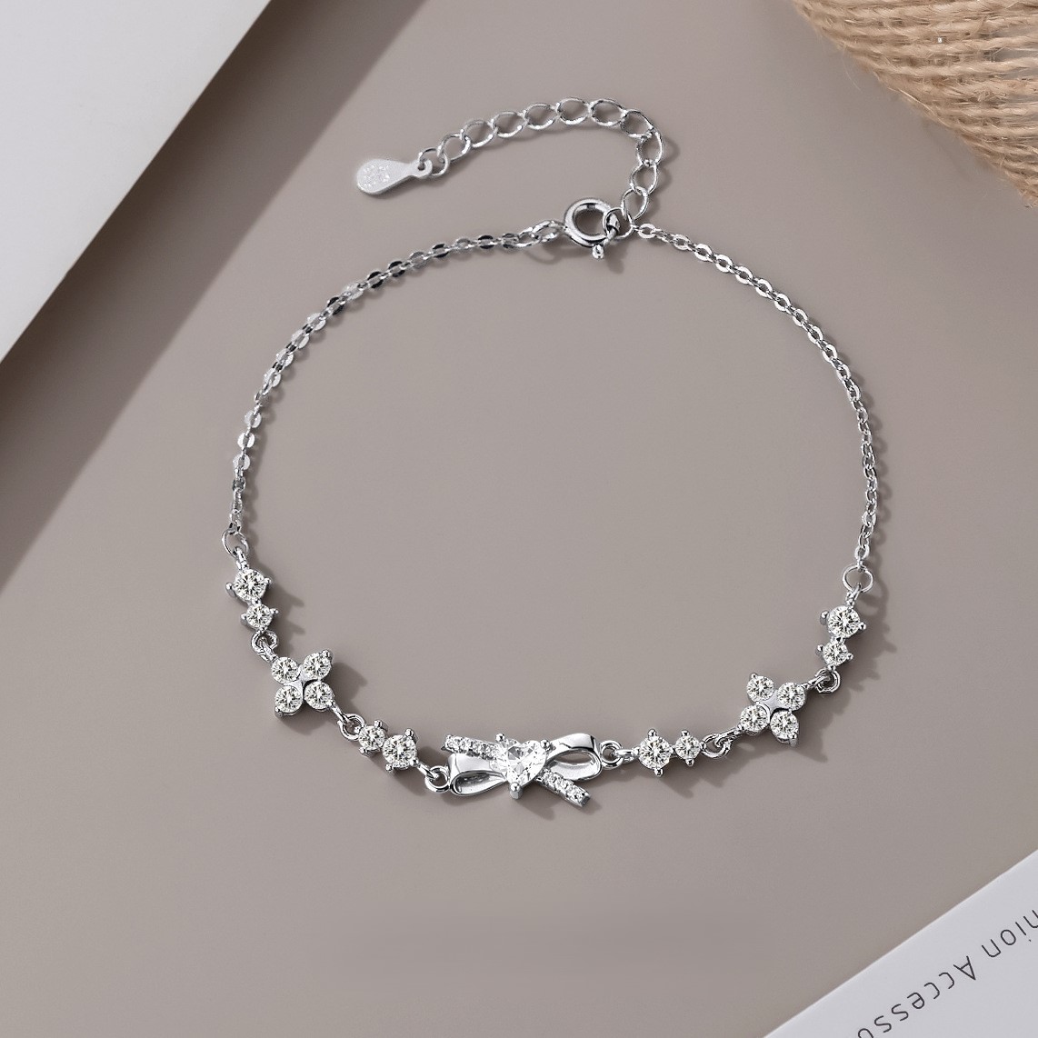 Lắc Tay Bạc S925 Nữ Mặt Nơ Đính Đá Quý Zircon Tinh Xảo HTT006