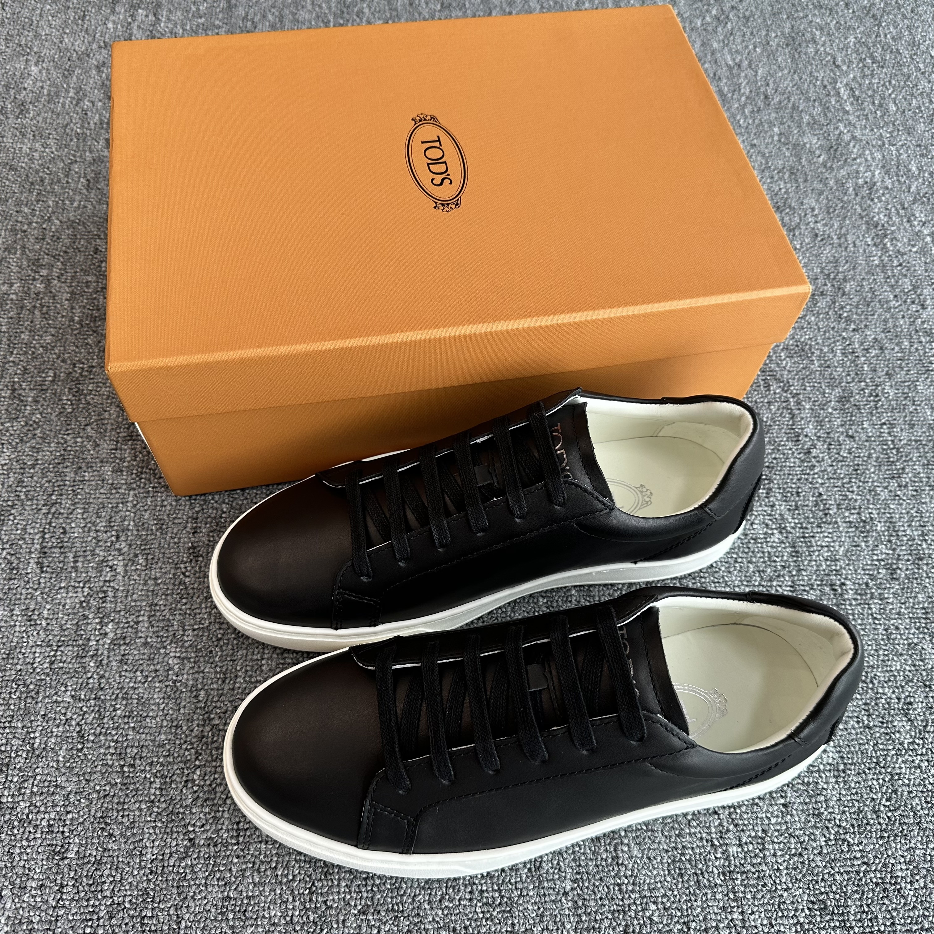 Giày TODS