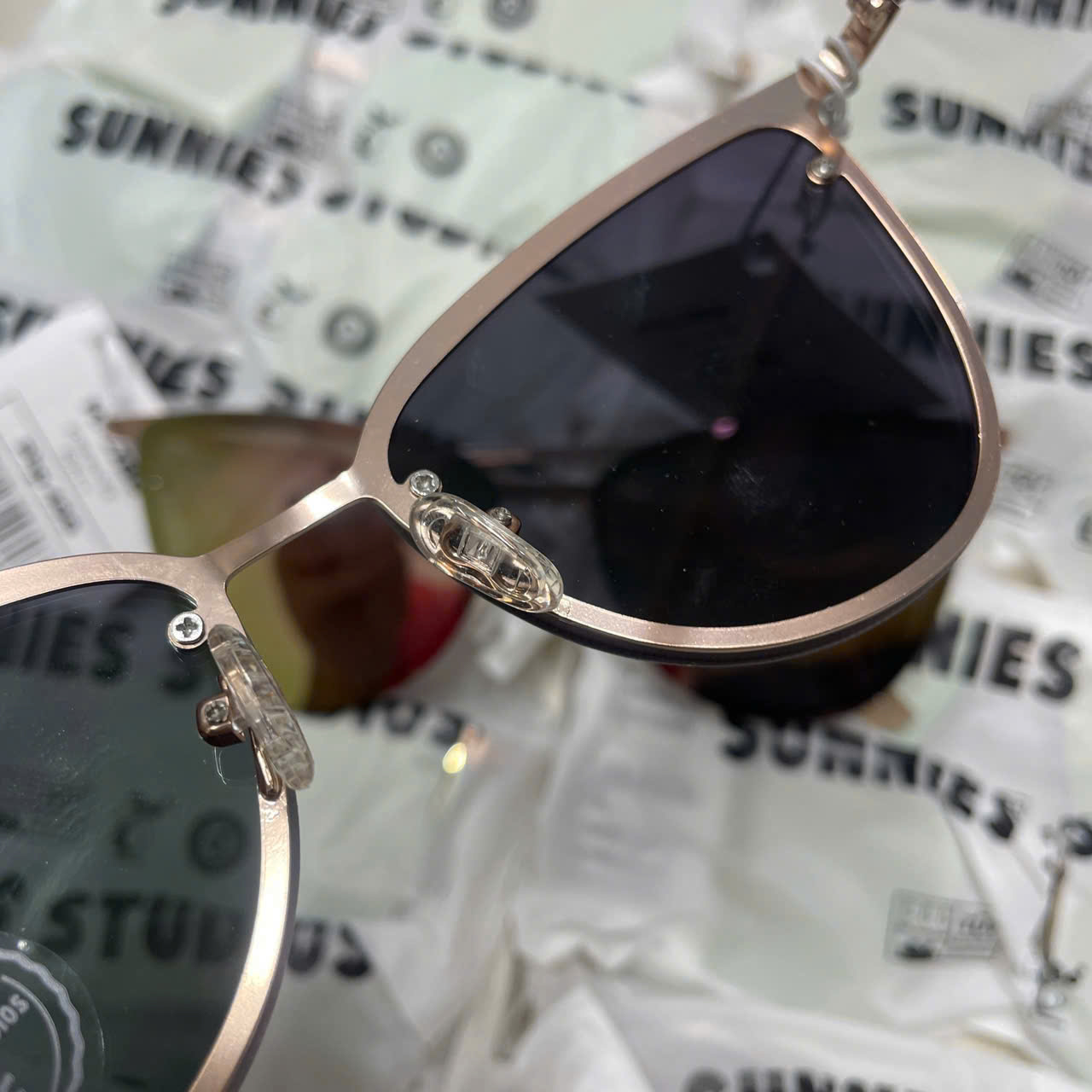 MAT KINH SUNNIES STUDIOS_thumbnail_8