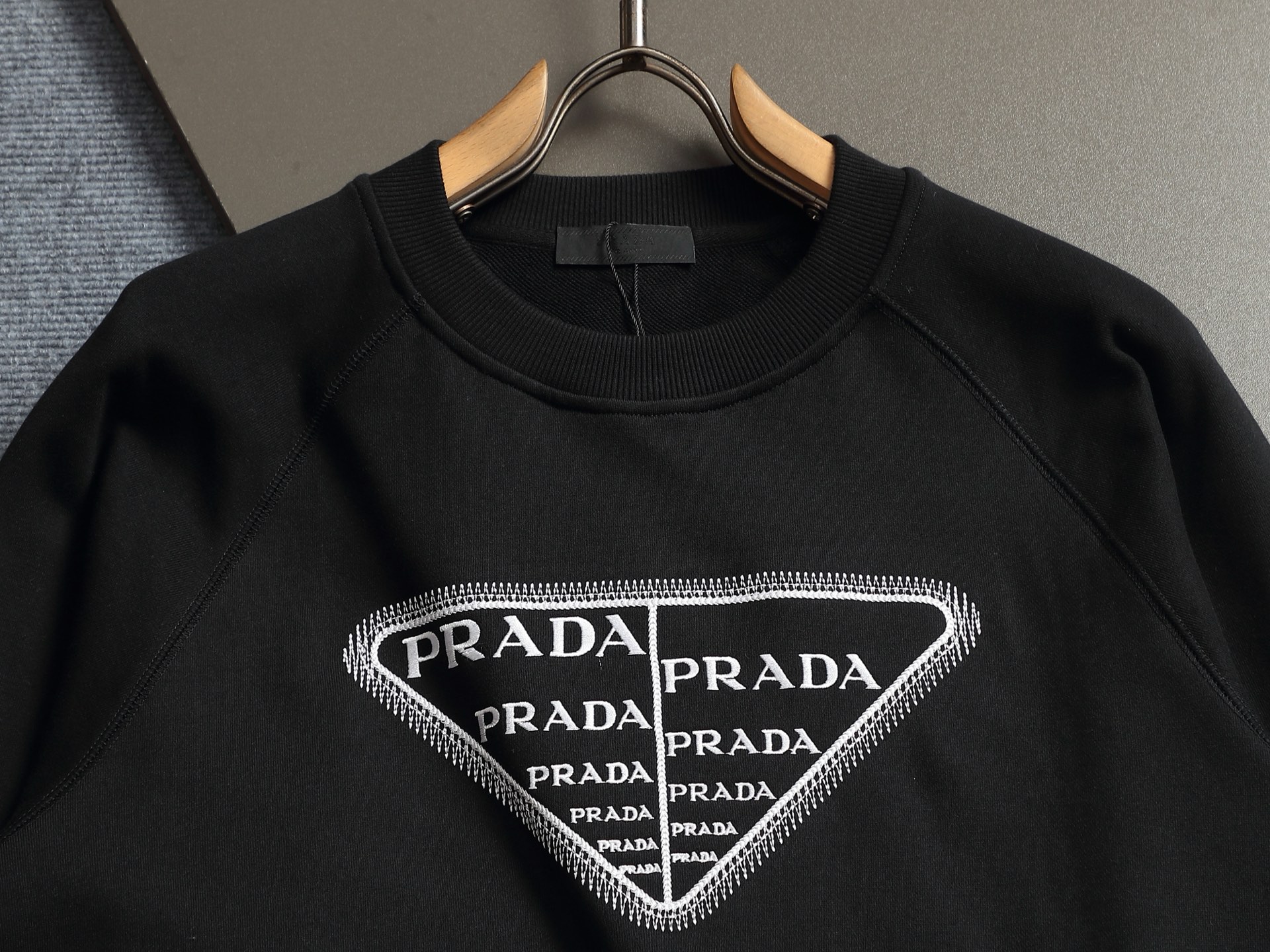 Áo Nỉ Prada_thumbnail_0