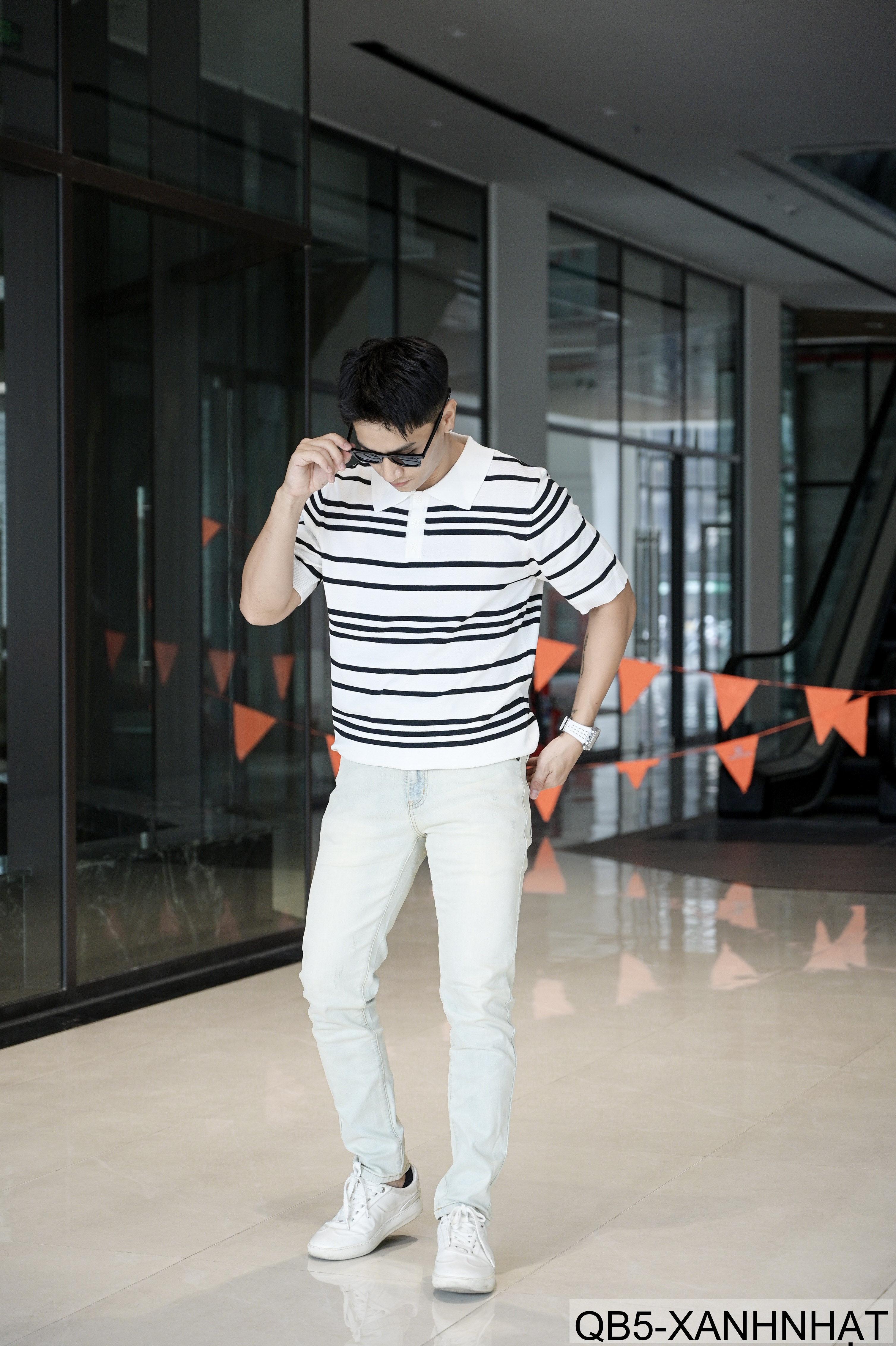 QB5 - Quần Jeans Nam Slim Fit Xanh Nhạt Phong Cách Streetwear, Chất Cotton Đàn Hồi, Mùa Xuân 2026_thumbnail_6