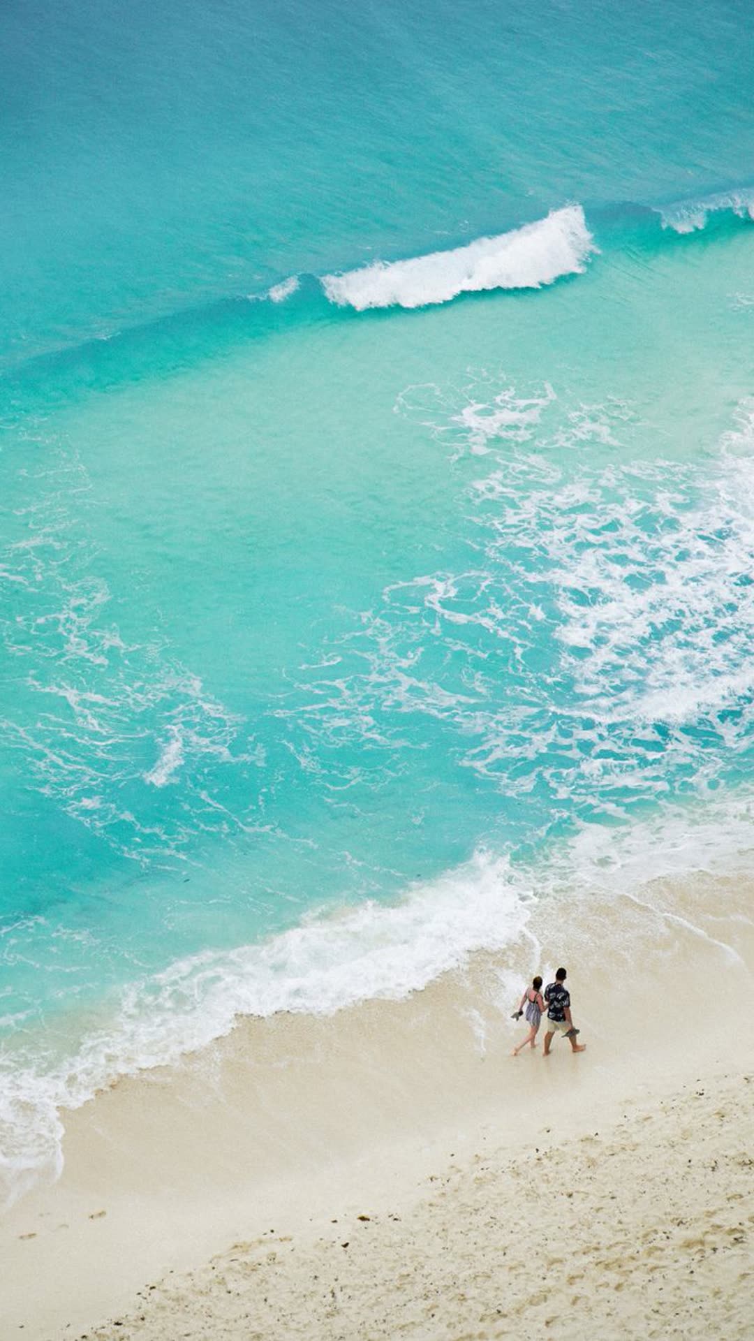 Vista aérea de playa turquesa en Cancún