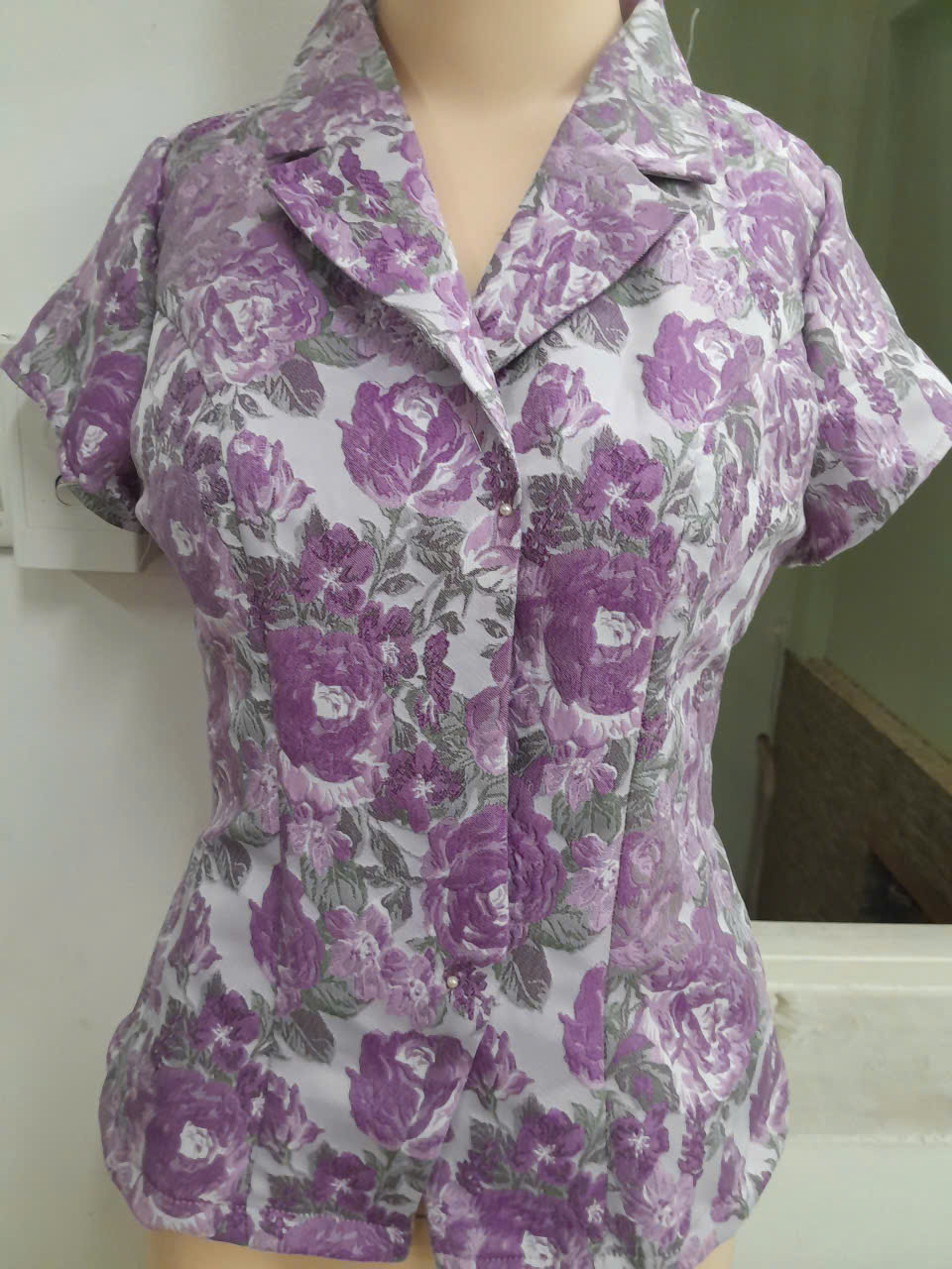 ÁO CỔ VEST TAFFTA HOA - TÍM