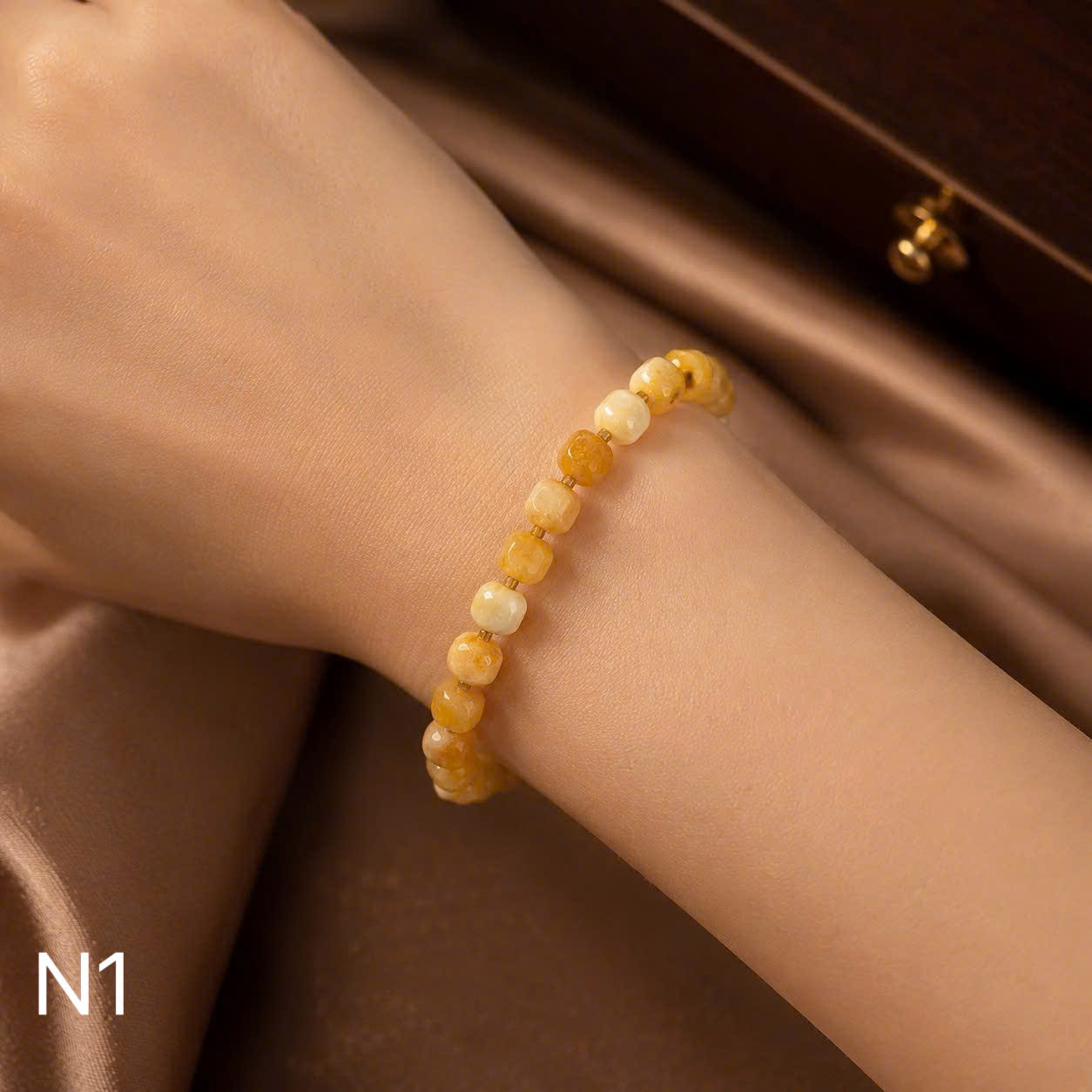 Vòng Tay Hổ Phách Bạch Thô  - Mã N1