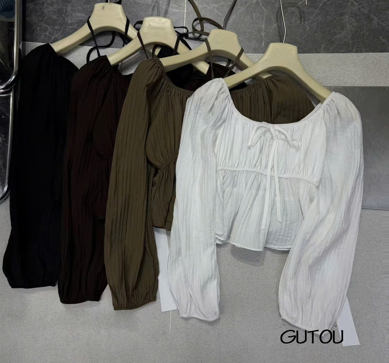 [ GUTOU ] Áo Kiểu Trễ Vai Ôm Dáng Tay Phồng Bo Chun_thumbnail_4