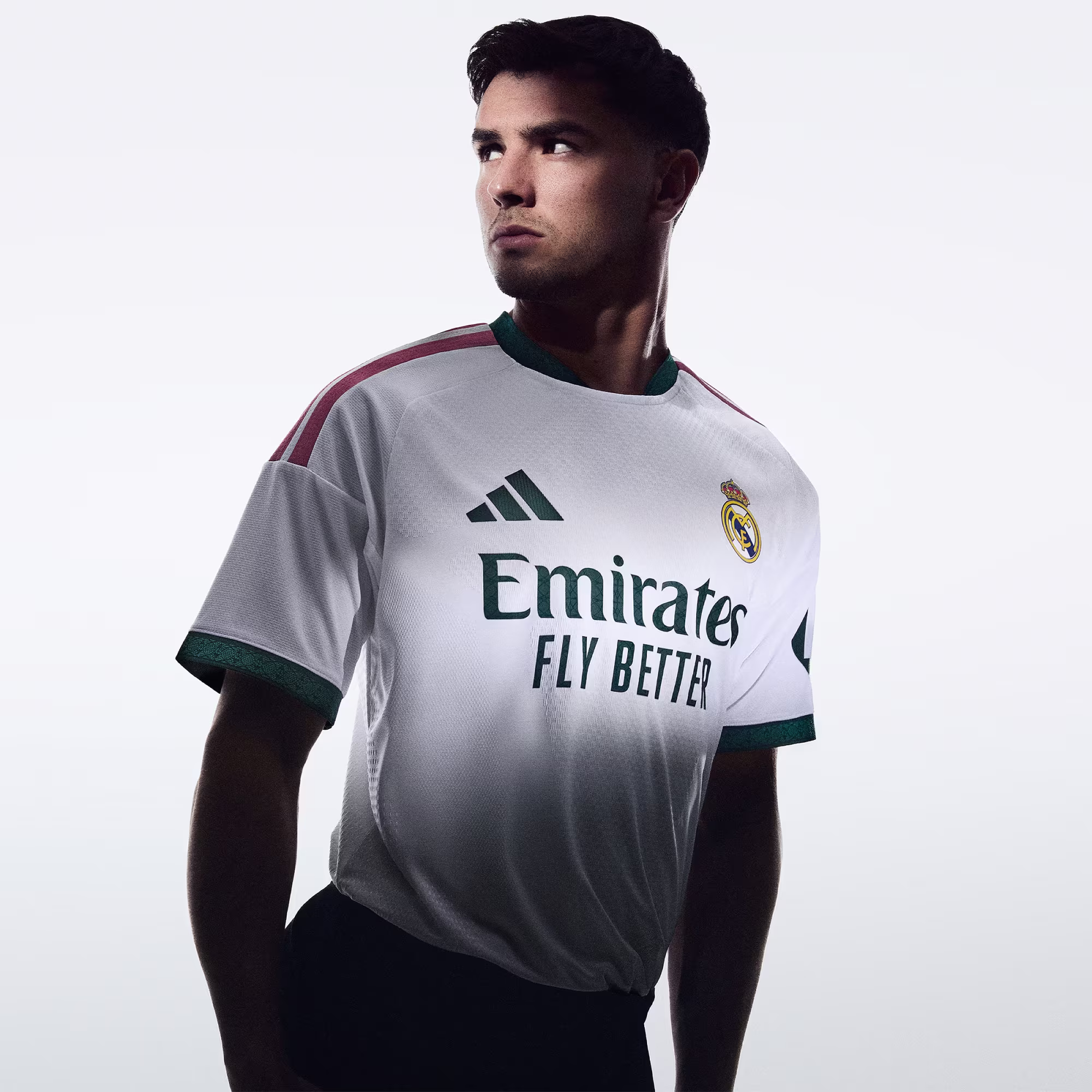 Real Madrid sân nhà bản player 26-27