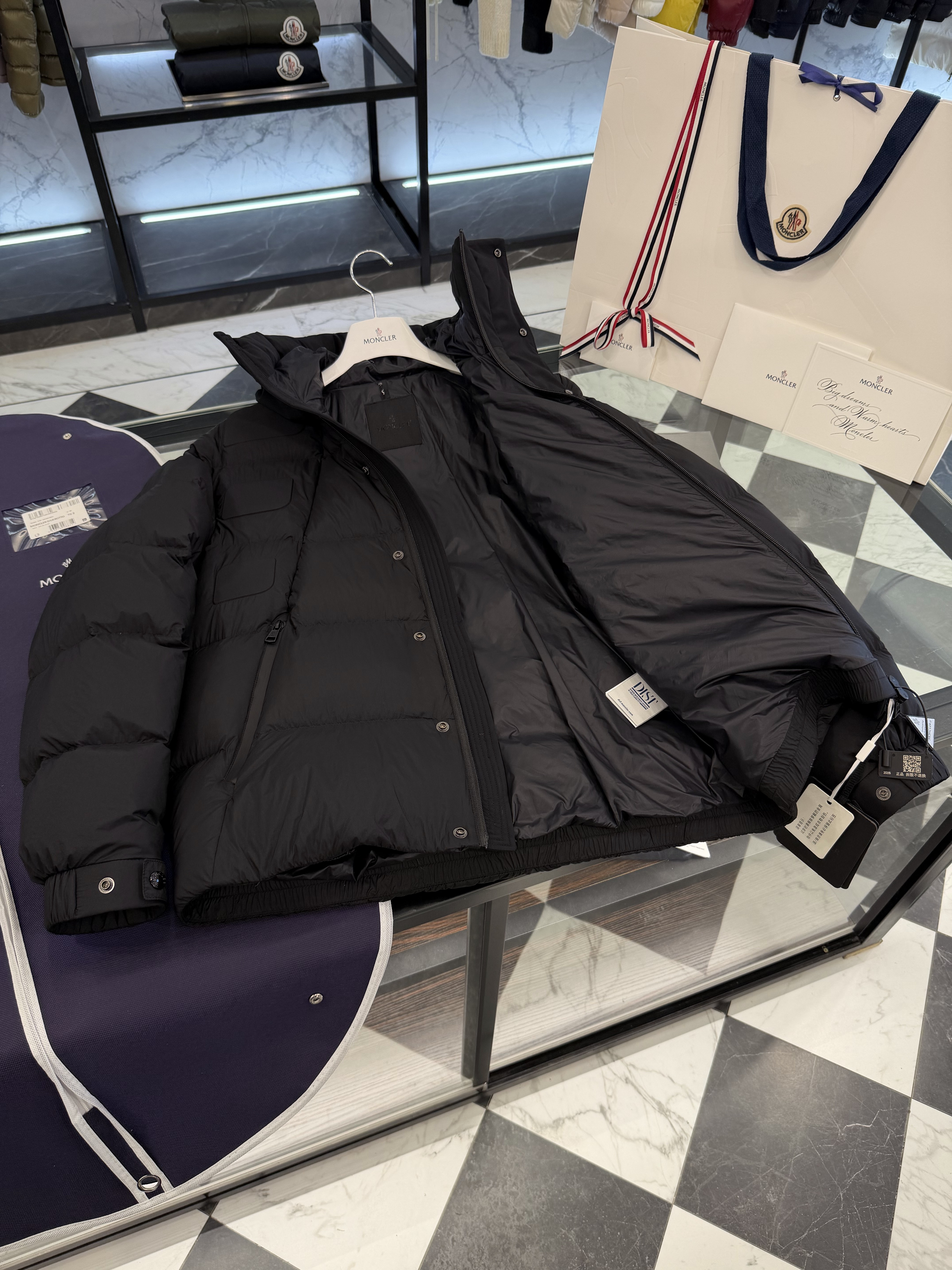 Áo Phao Moncler