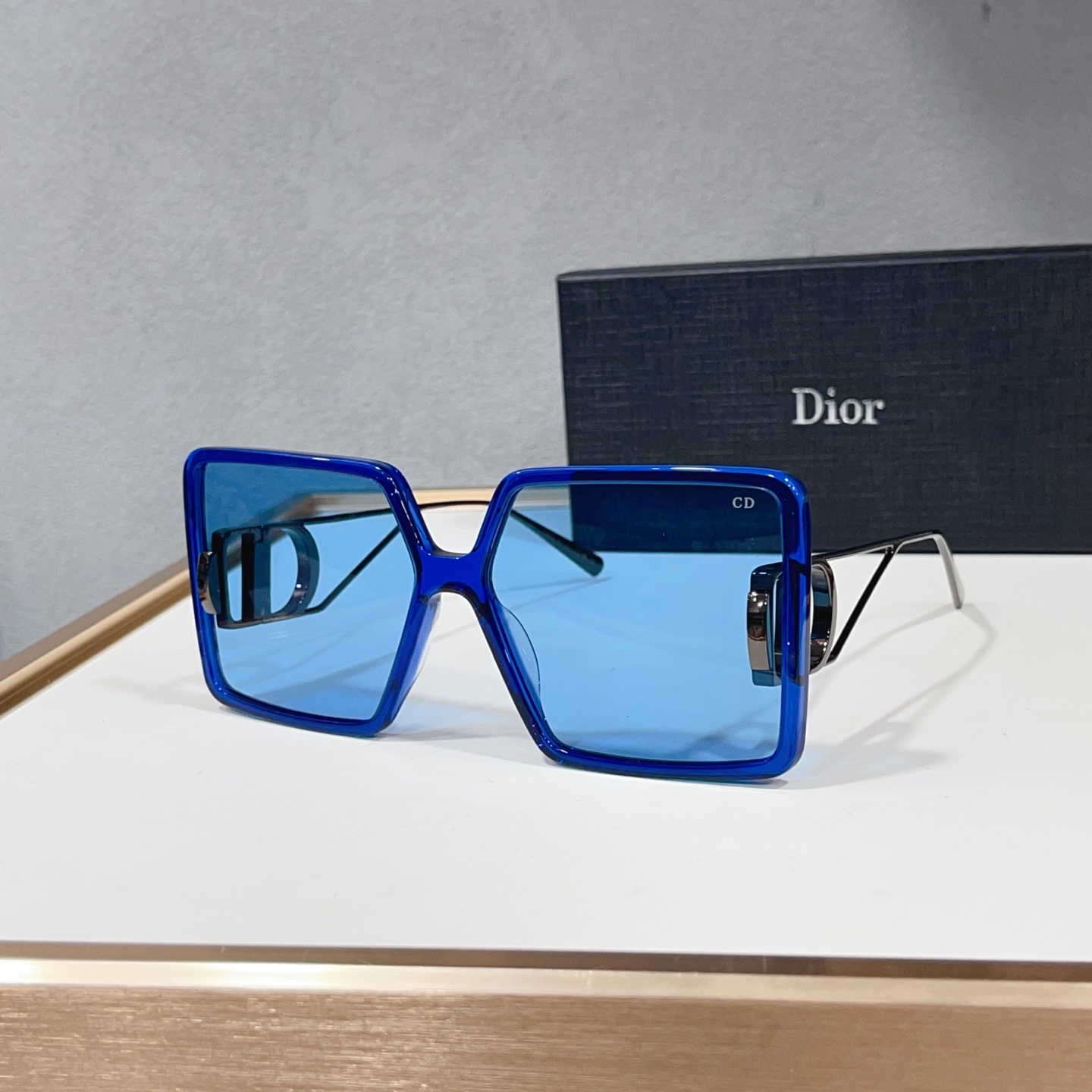 Kính dior_thumbnail_2