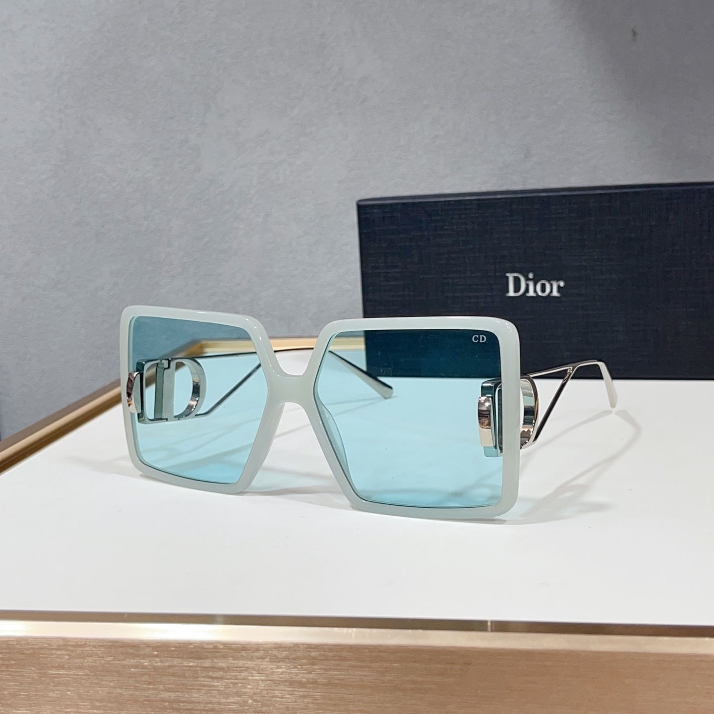 Kính dior