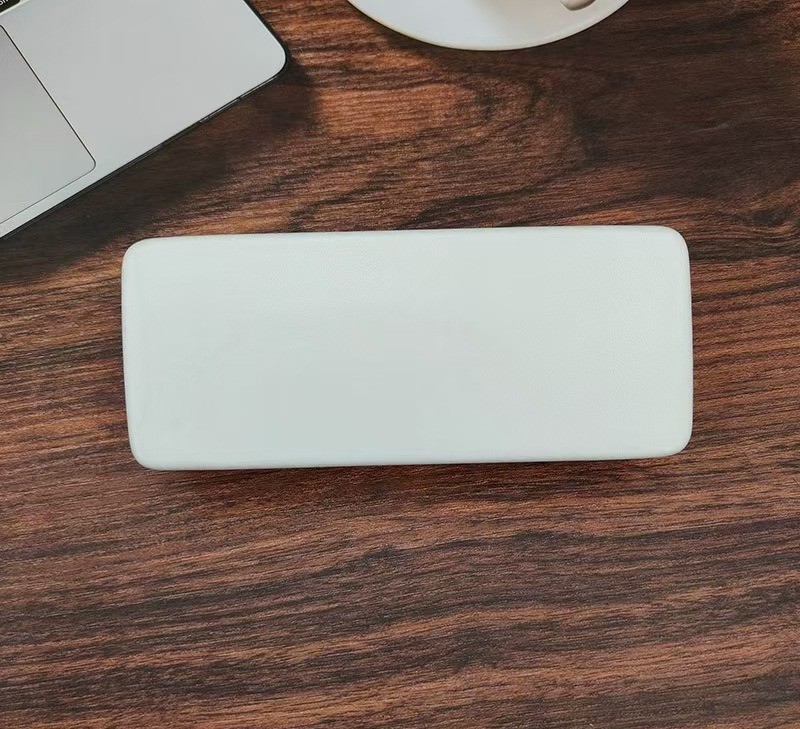 Hộp đựng kính mắt bằng Nhựa chuyên dụng đựng kính cận, kính mát kèm khăn lau kính_thumbnail_1