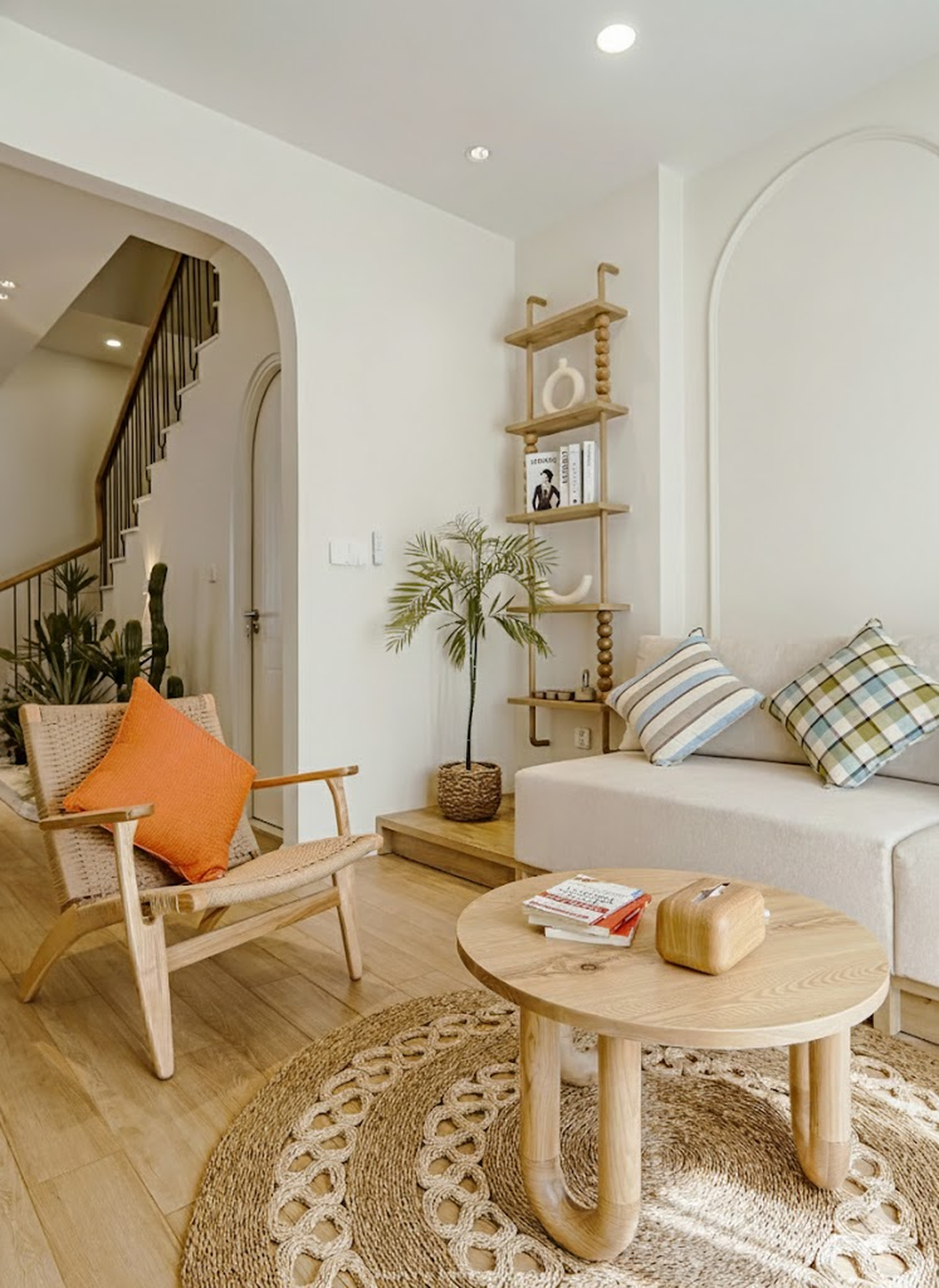 The_Moon_Villa_Living_Room_4000px_Airbnb_03 (1)