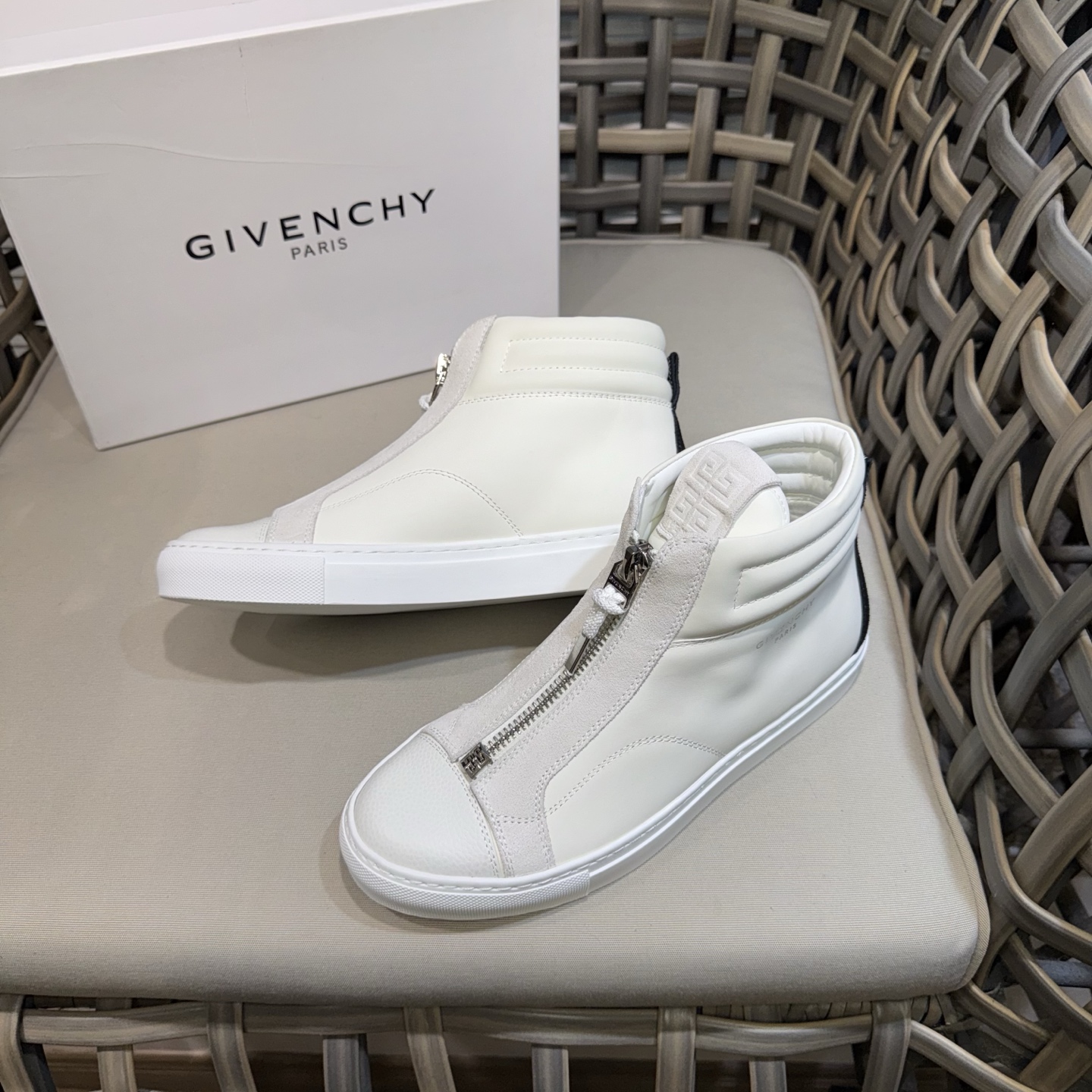 Giày Givenchy_thumbnail_3