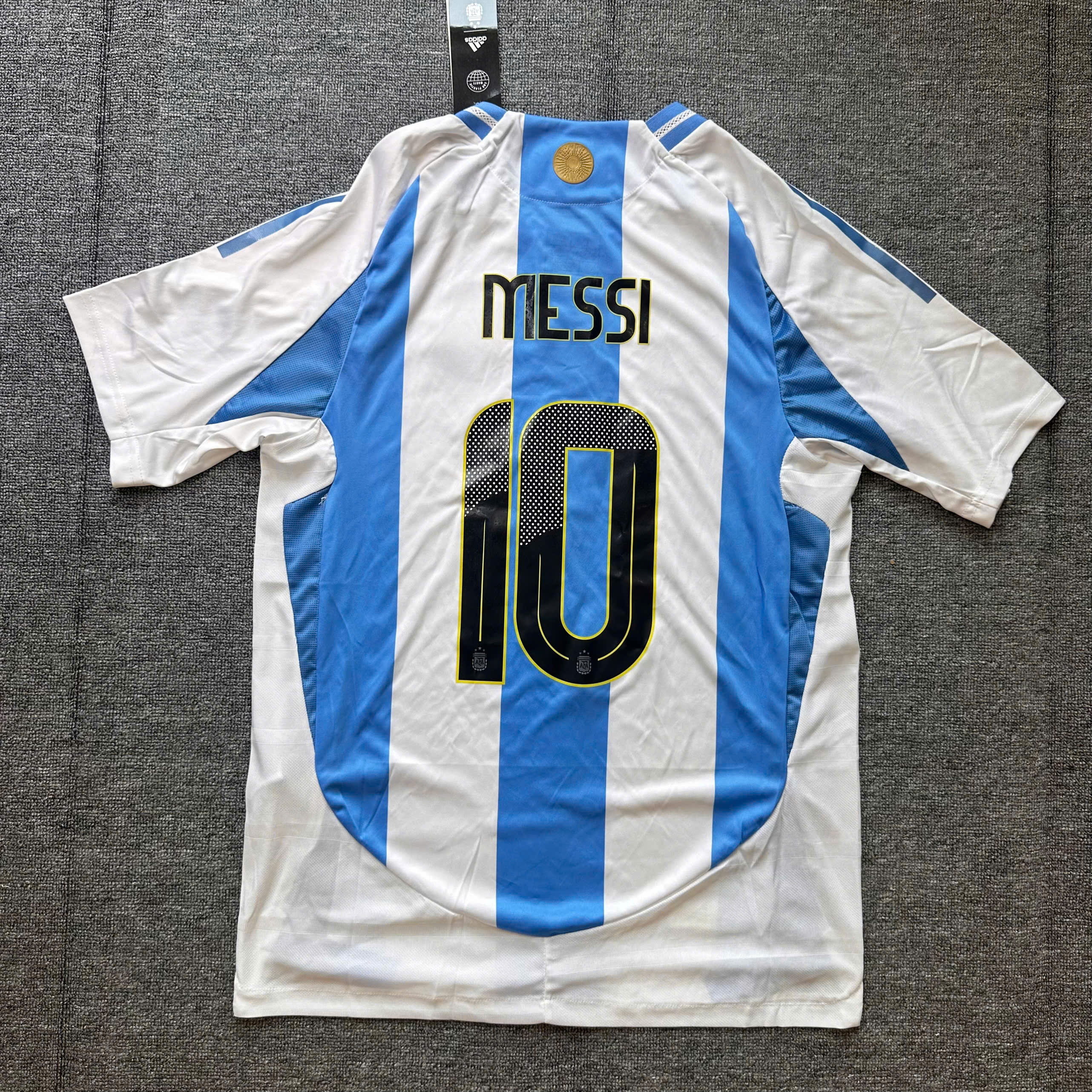 SALE 16 - Size: L
