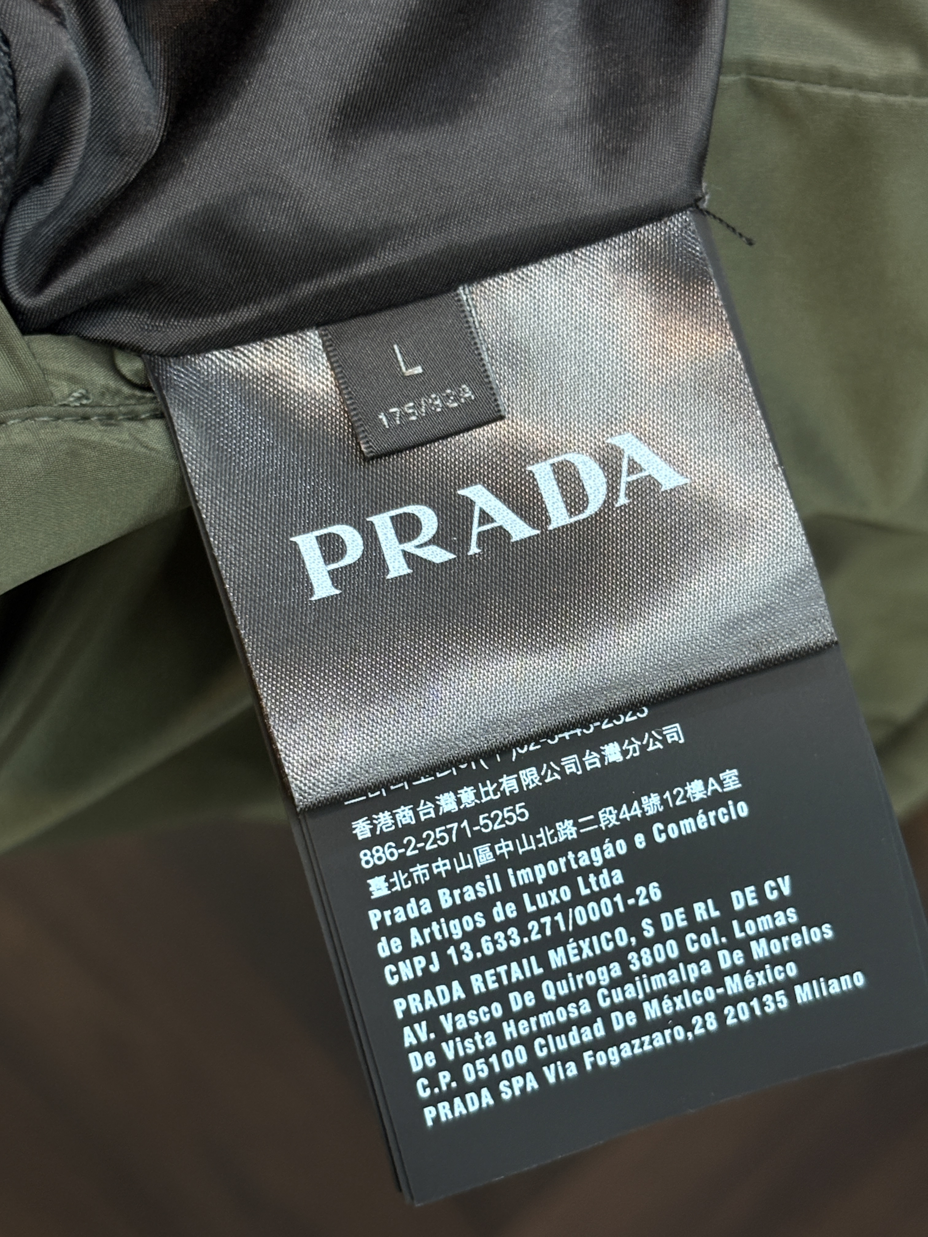 Áo Khoác Prada_thumbnail_3