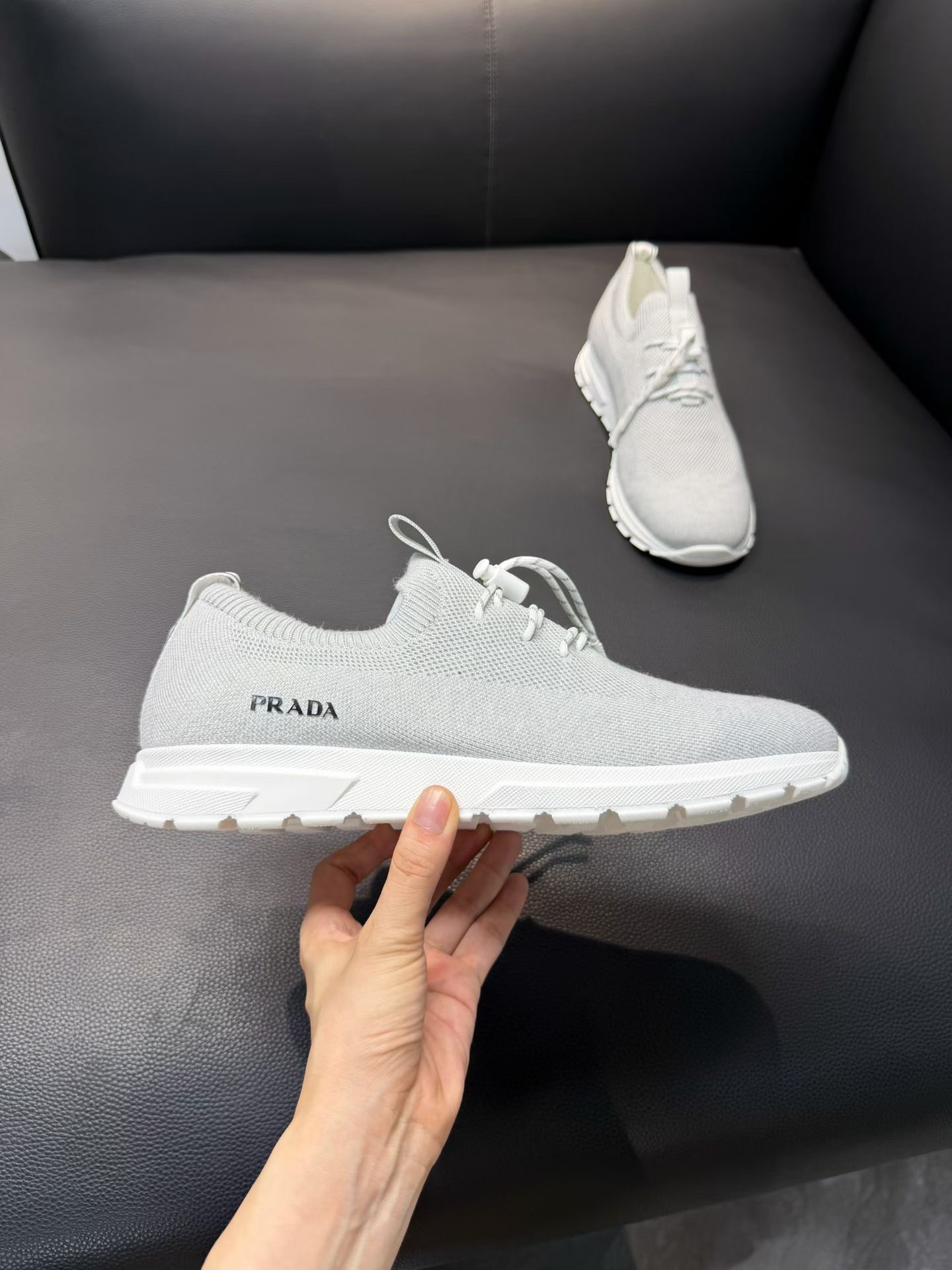 Giày Prada