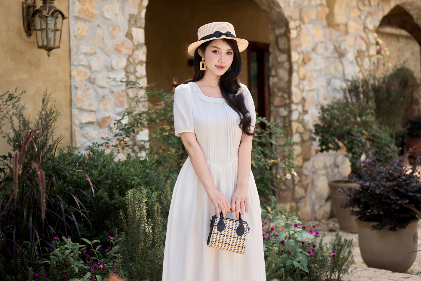 GUCO Đầm Maxi Trắng Vintage Cổ Ren_thumbnail_4