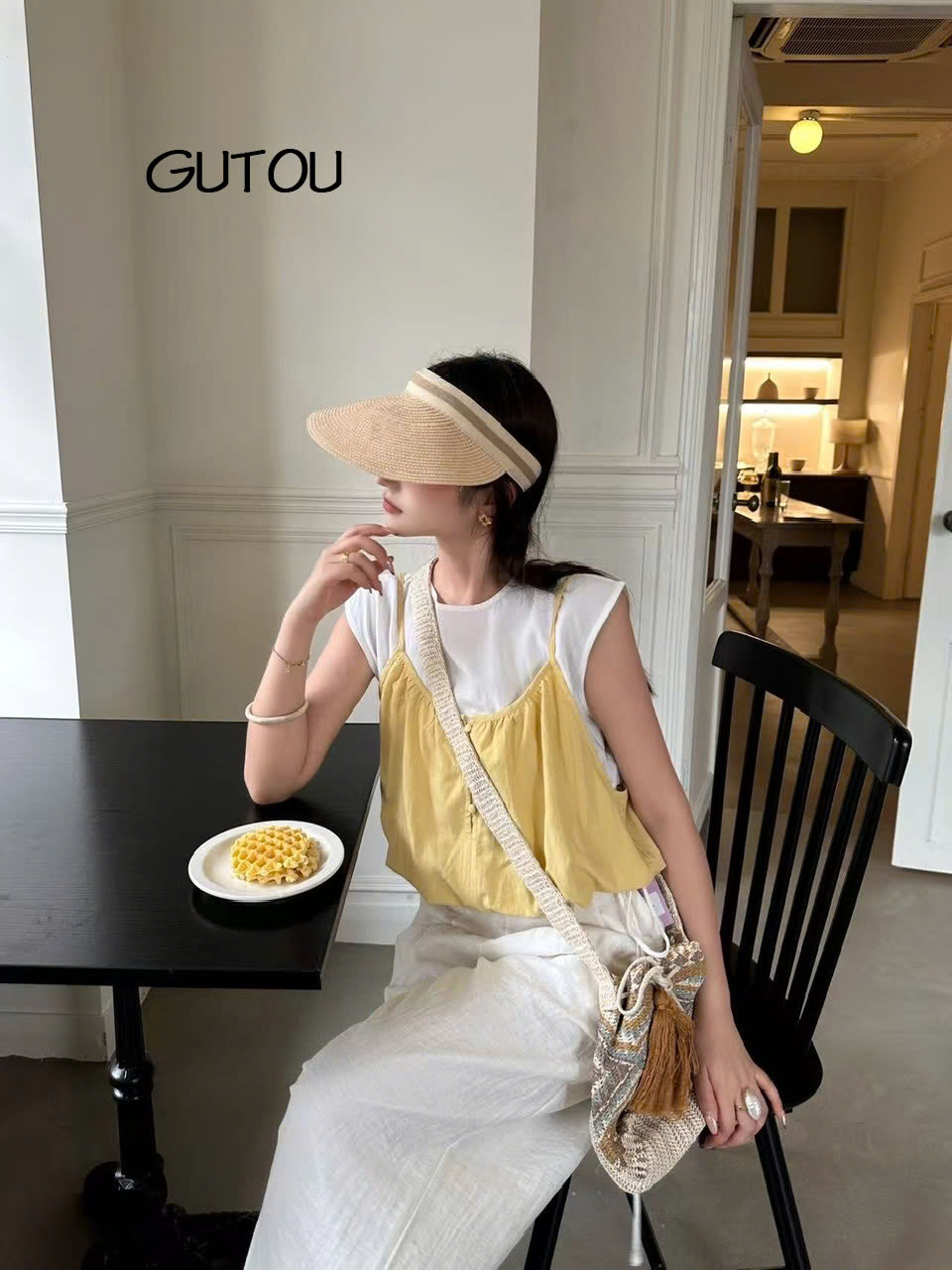 [ GUTOU ] Set Áo Hai Dây Dáng Bí Cúc Dọc Kèm Áo Thun