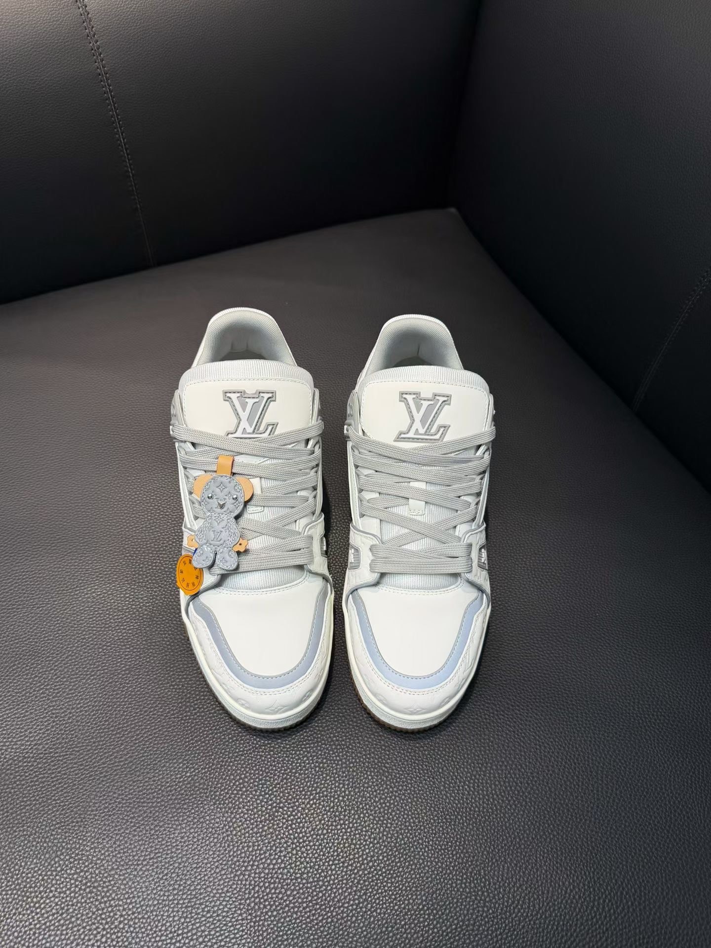 Giày LV Trainer