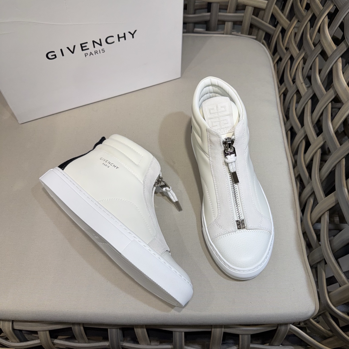 Giày Givenchy