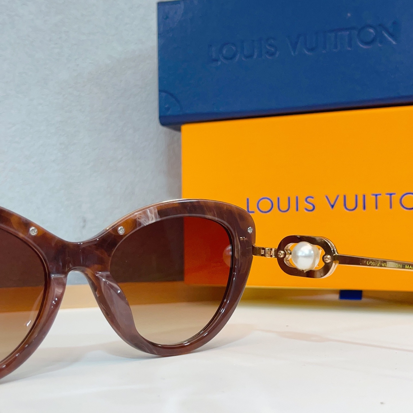 Kính Lv_thumbnail_6