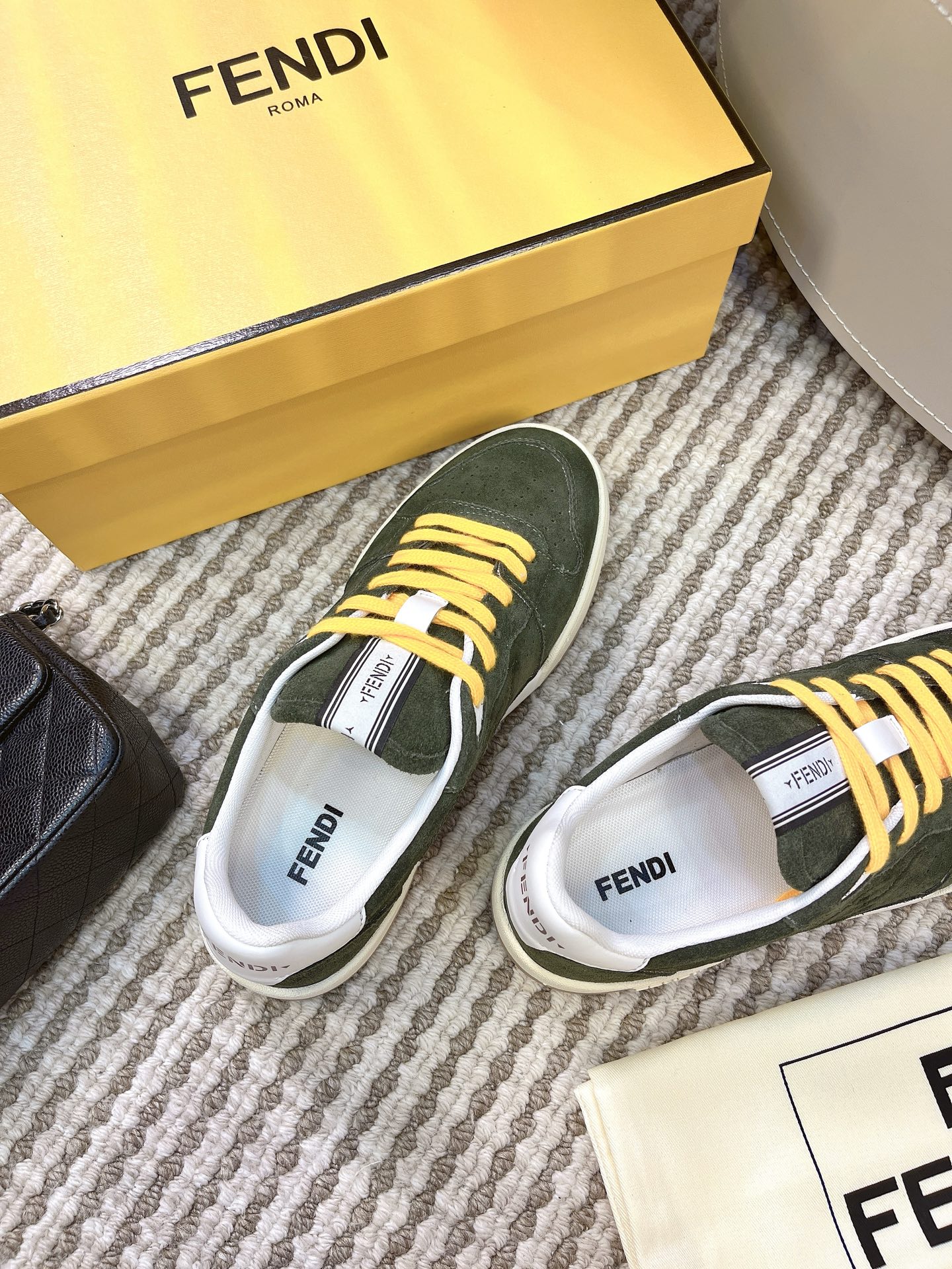 Giày Fendi