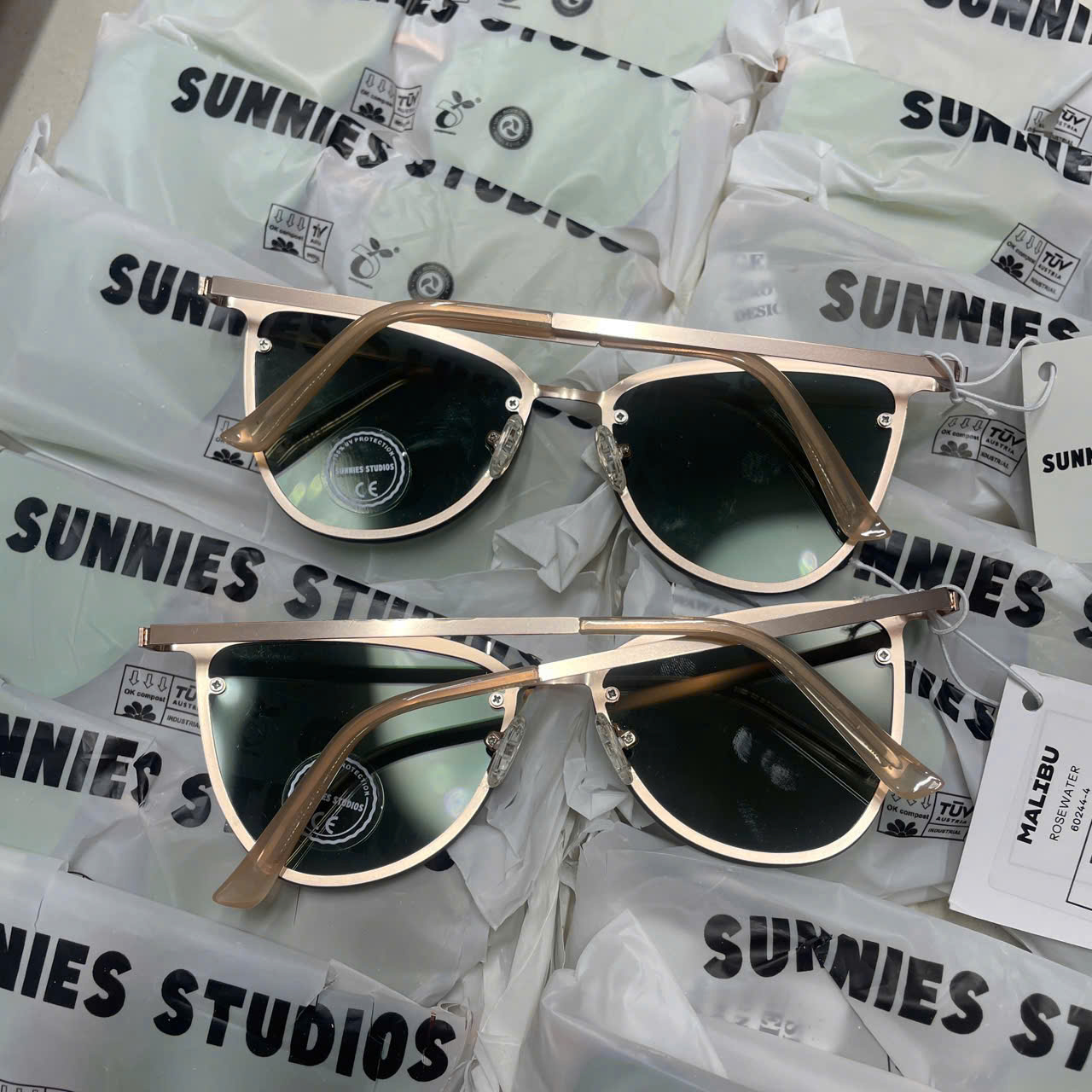MAT KINH SUNNIES STUDIOS_thumbnail_6