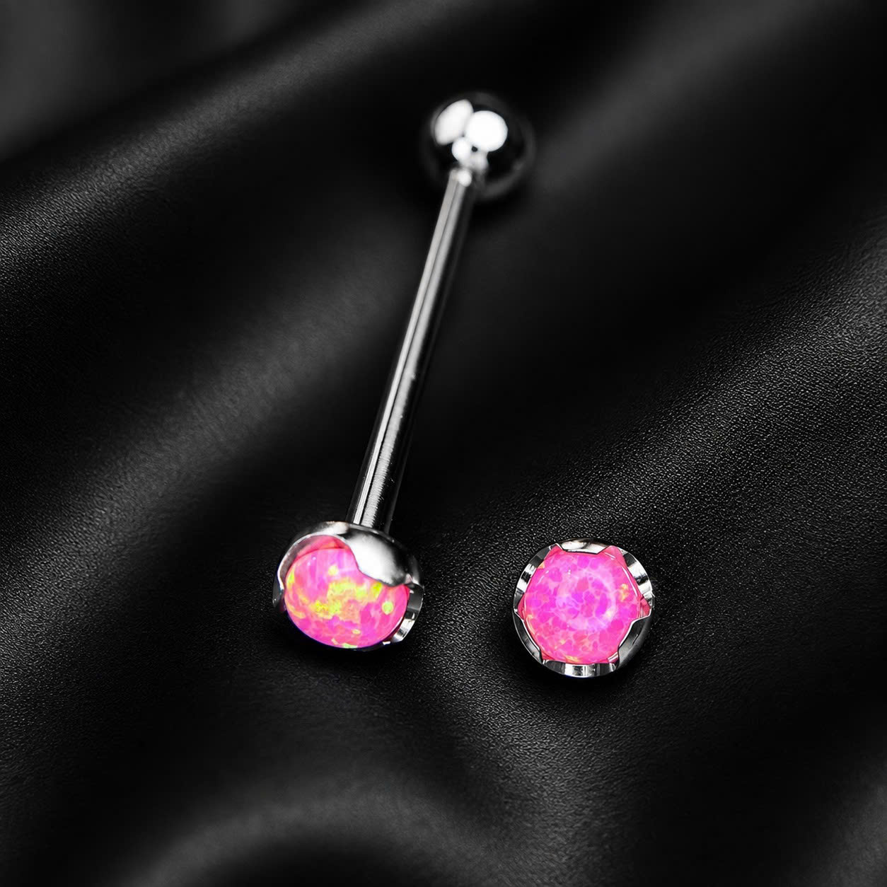 khuyên lưỡi titan đá opal hồng 3mm.
