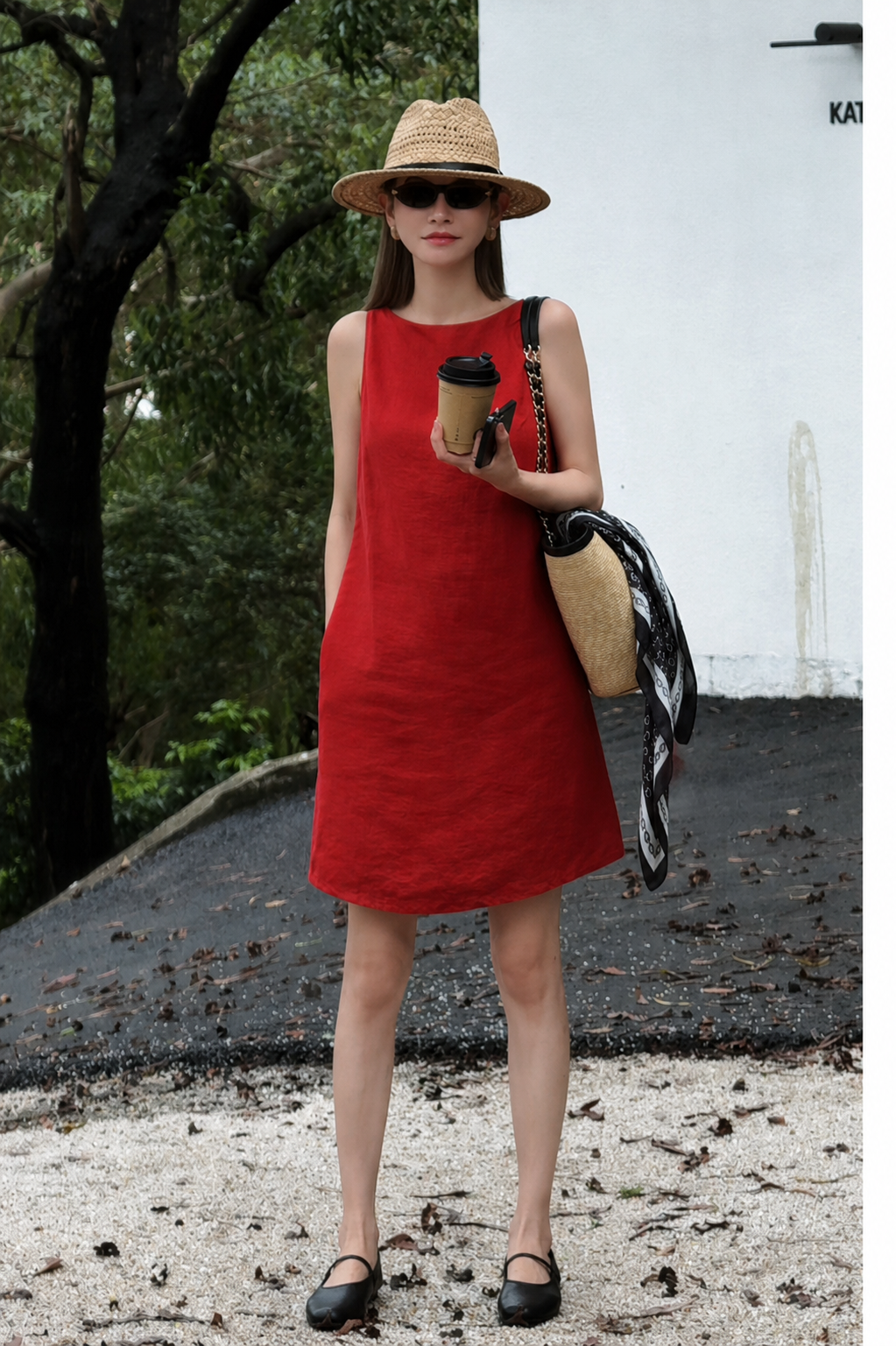 MV114 - Đầm Đỏ Dáng Suông Cổ Tròn Thanh Lịch