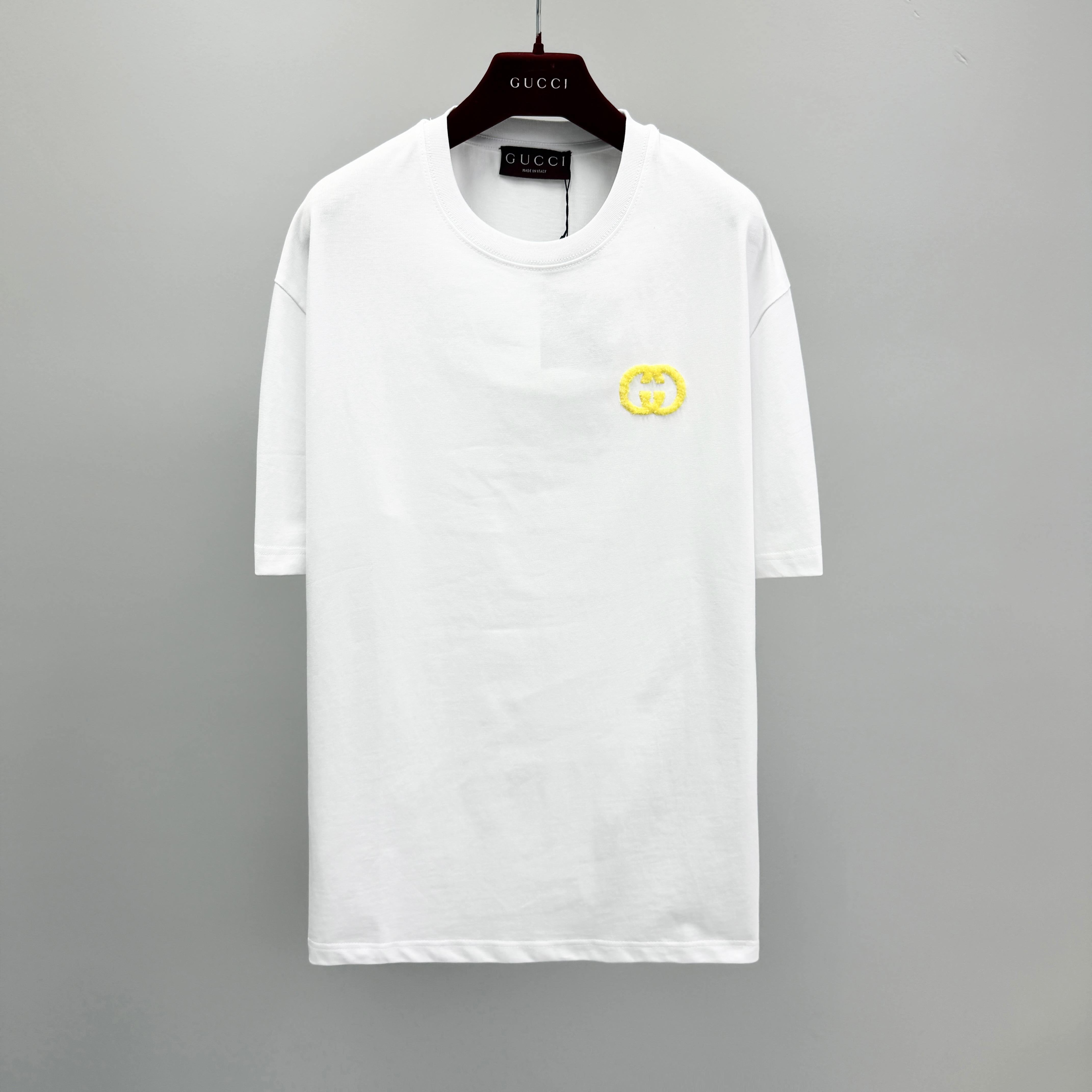 Phông Gucci
