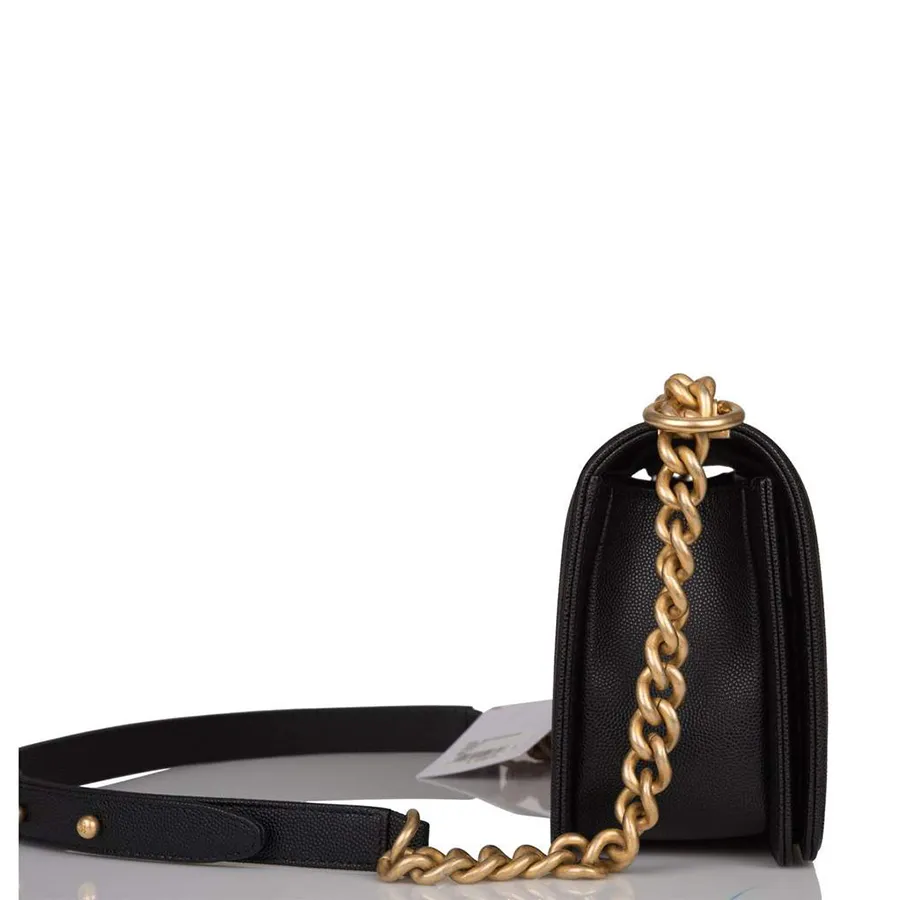 Chanel Boy Medium Black_thumbnail_3