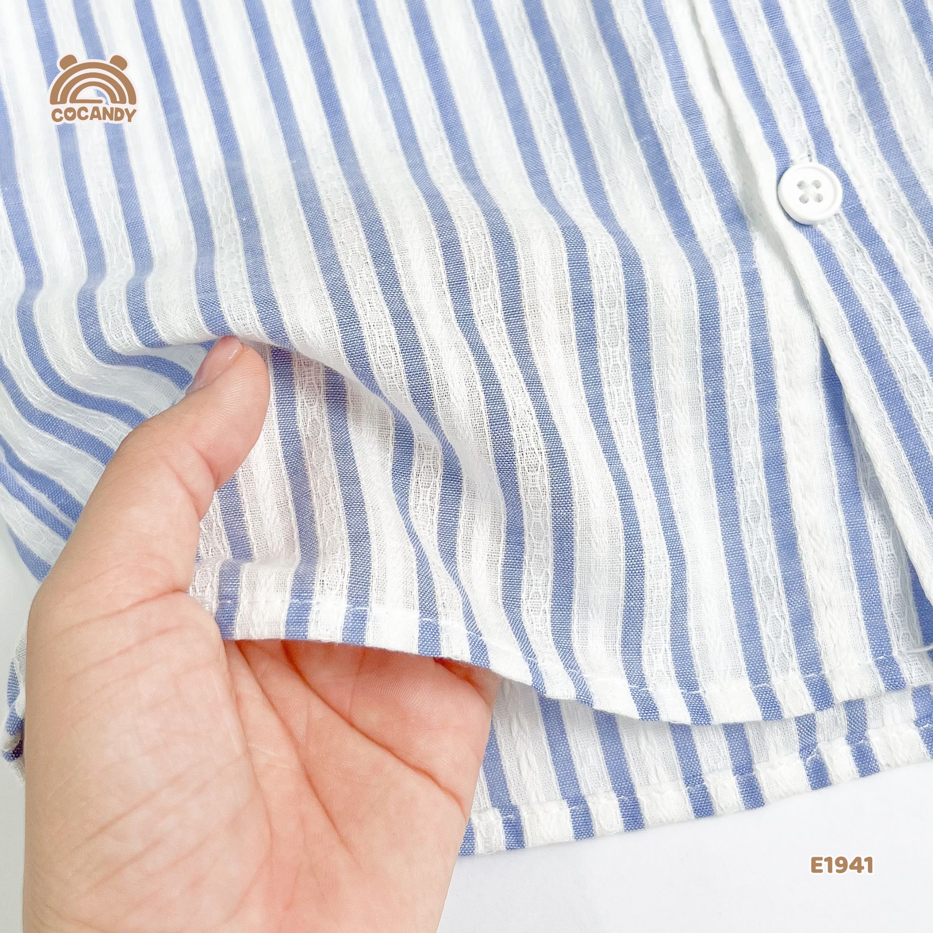 Áo cộc sơ mi kẻ XANH nẹp túi trắng_thumbnail_4