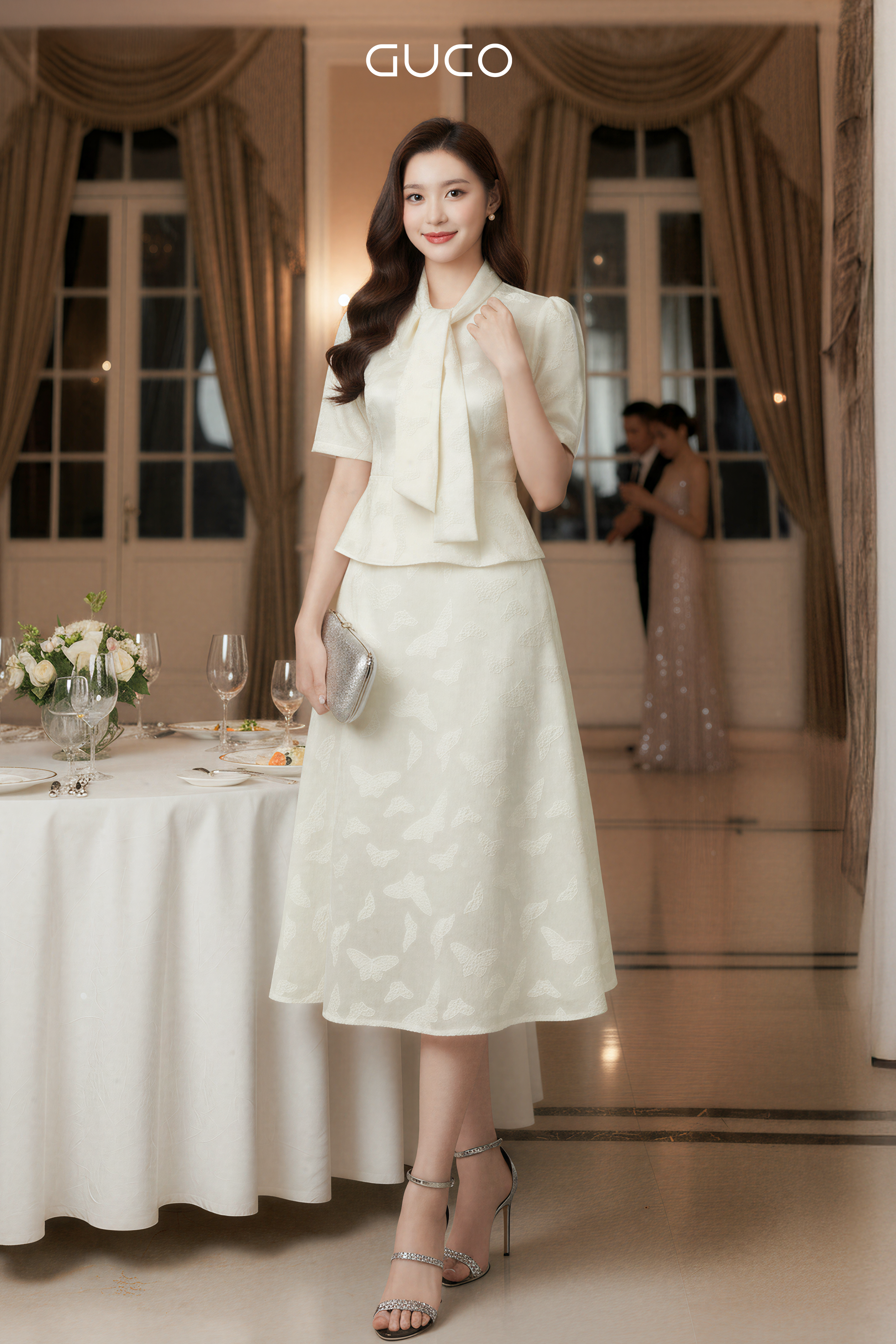 ÁO KIỂU HÌNH BƯỚM  CỘT NƠ CÀI NÚT - KEM_thumbnail_1