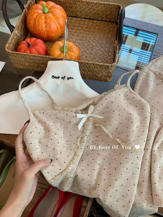 Lucas - Set áo 2 dây chấm bi pha viền ren chéo ngực đính nơ + áo khoác cardigan cài cúc_thumbnail_3