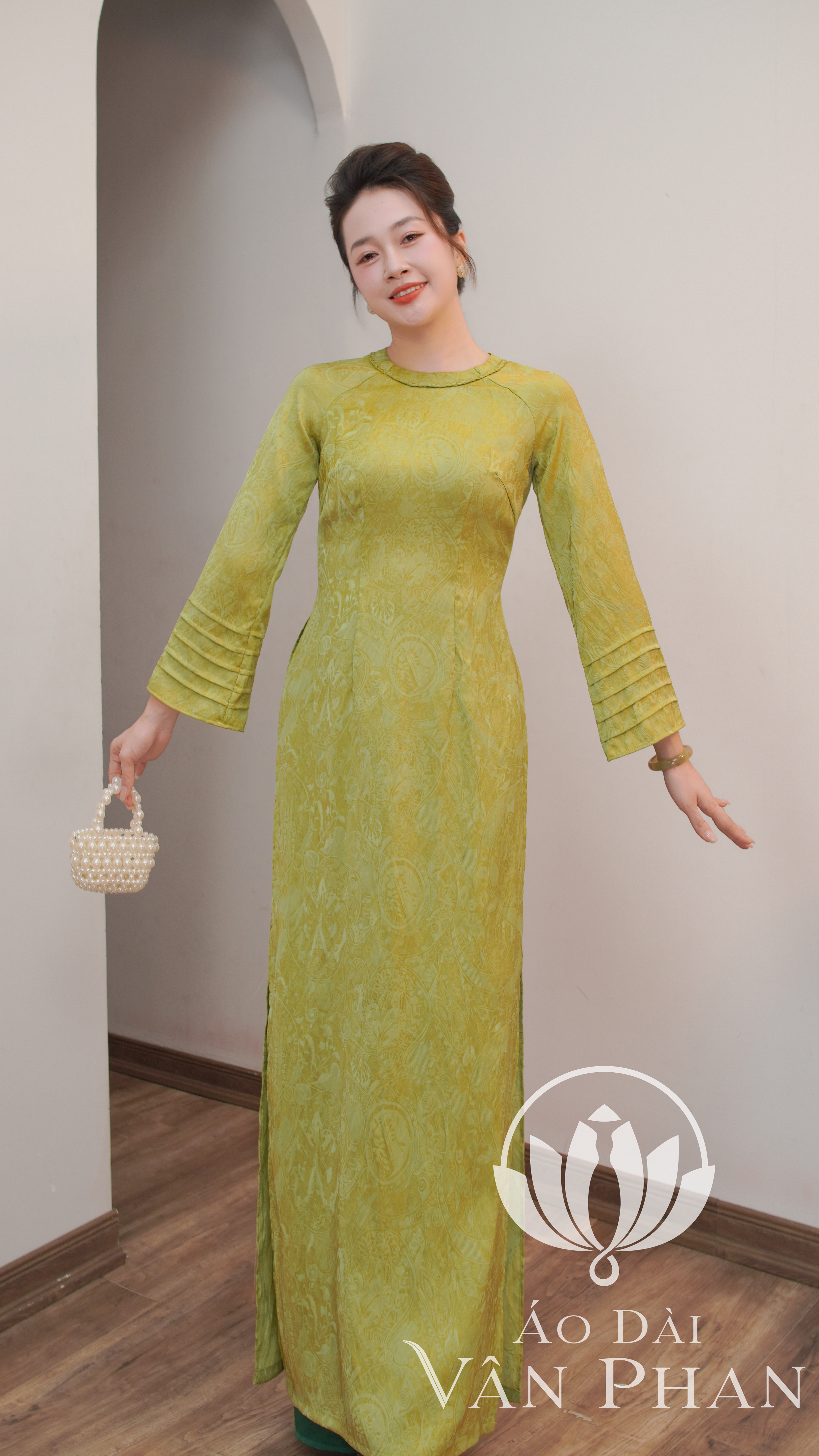A3377 áo dài cổ khít tay loe dài cốm tencel_thumbnail_2